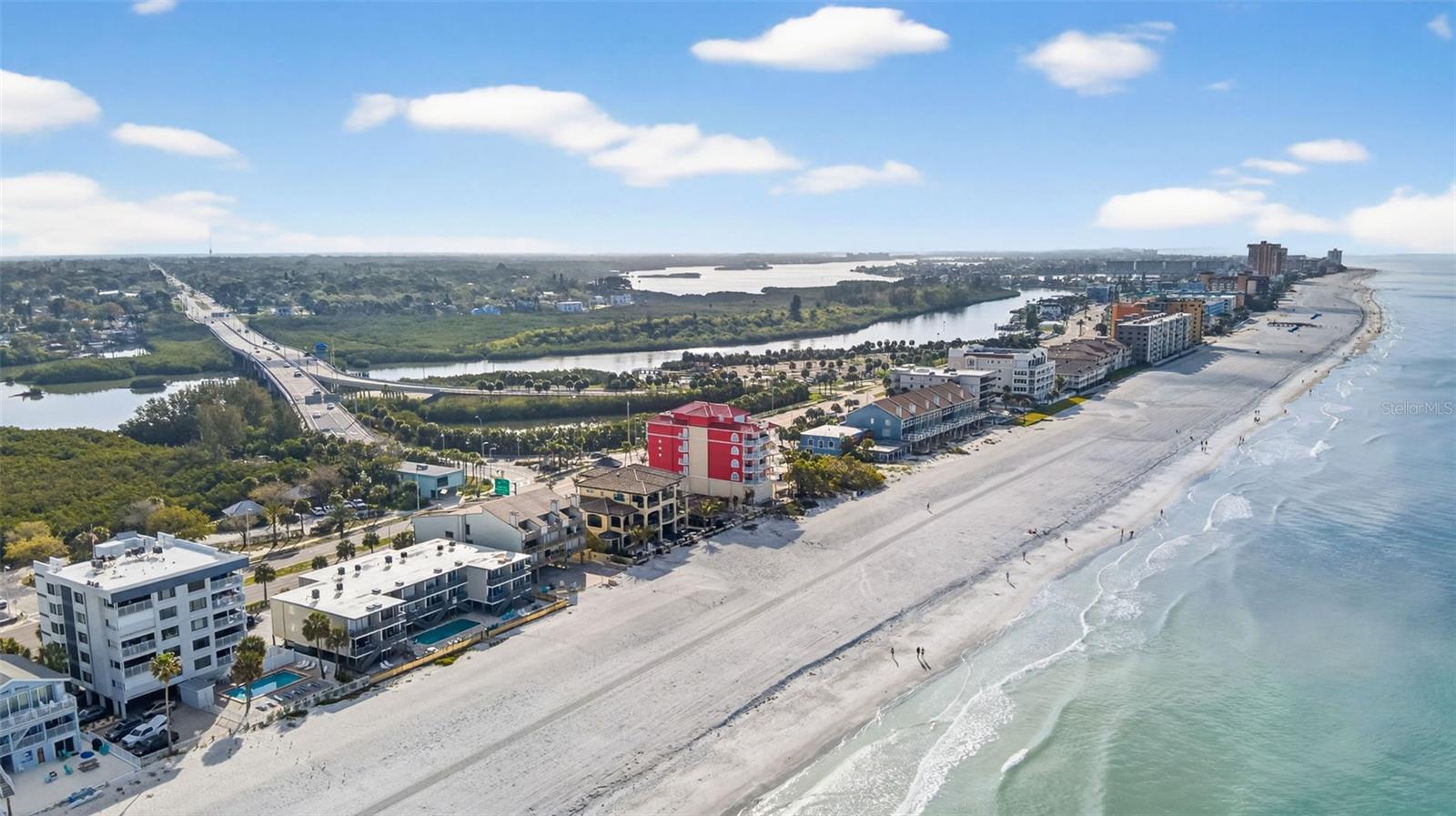 Image 33 of 39 For 19010 Gulf Boulevard 101