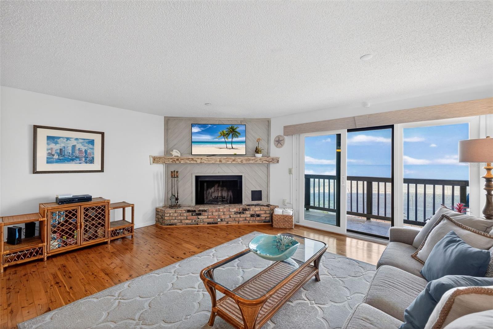 Image 4 of 39 For 19010 Gulf Boulevard 101