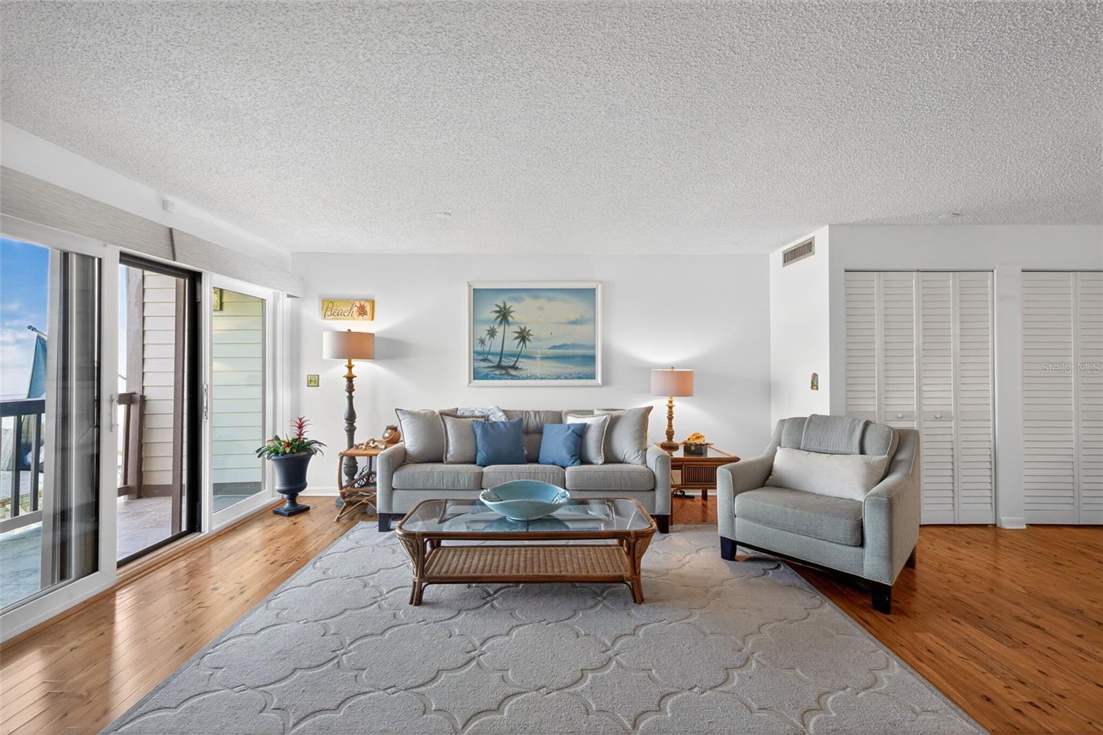 Image 8 of 39 For 19010 Gulf Boulevard 101