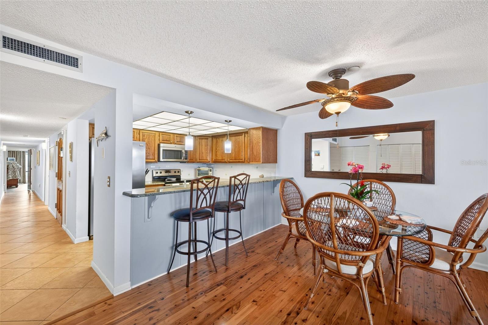 Image 9 of 39 For 19010 Gulf Boulevard 101