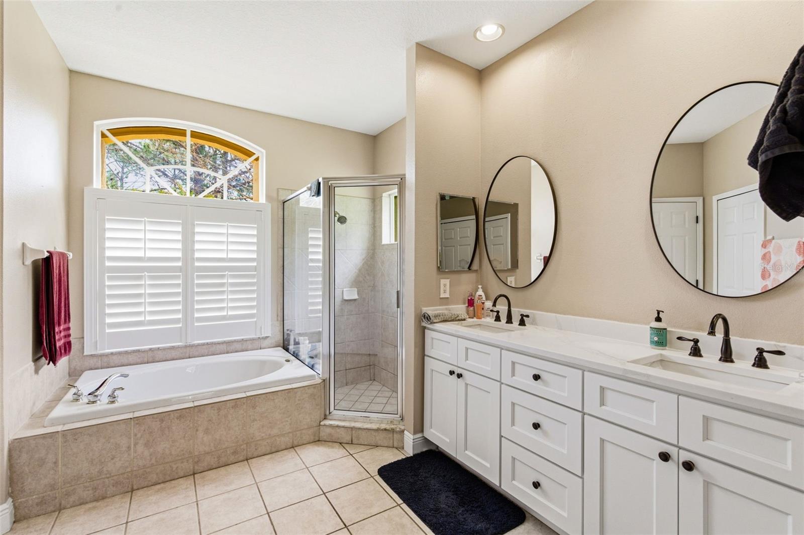 Image 16 of 50 For 8817 Wavyedge Court