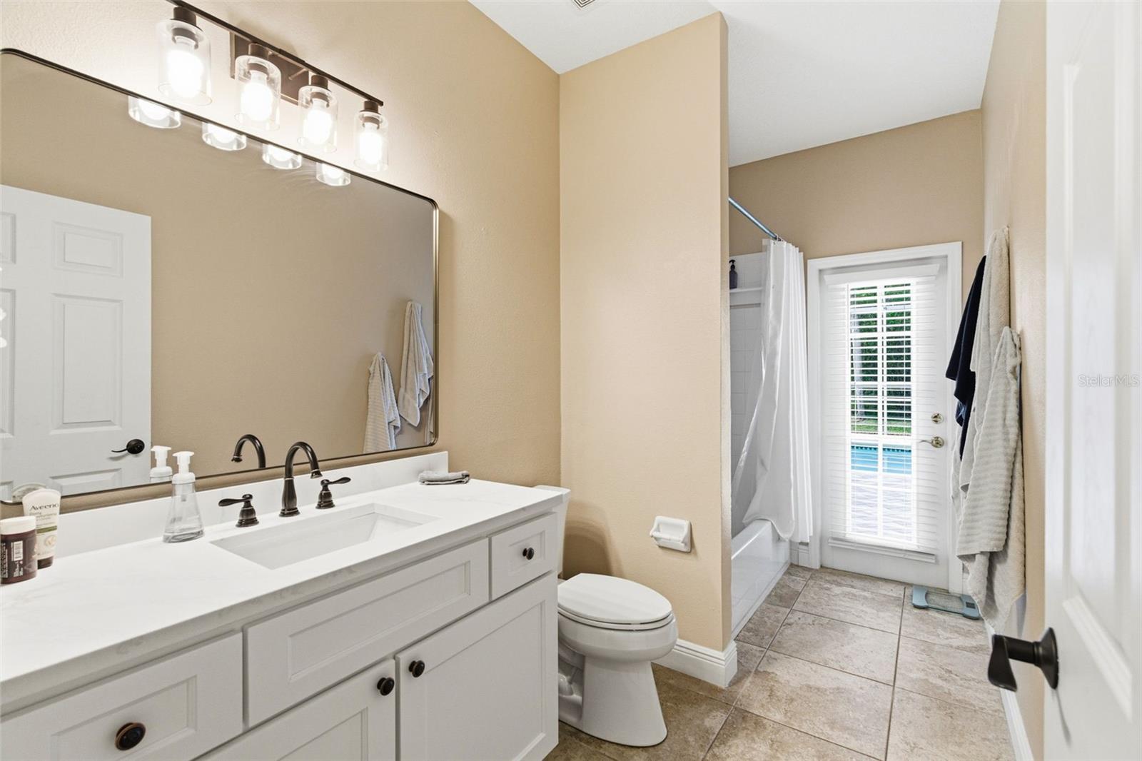 Image 32 of 50 For 8817 Wavyedge Court