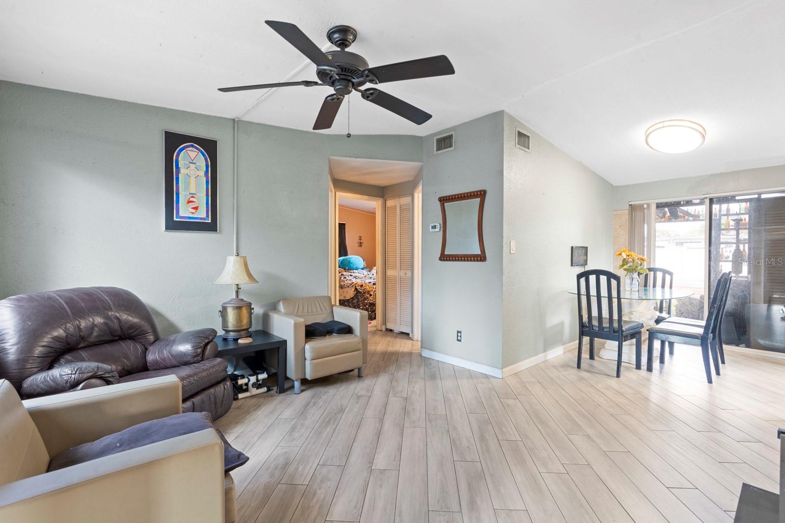 Image 11 of 30 For 10549 112th Avenue