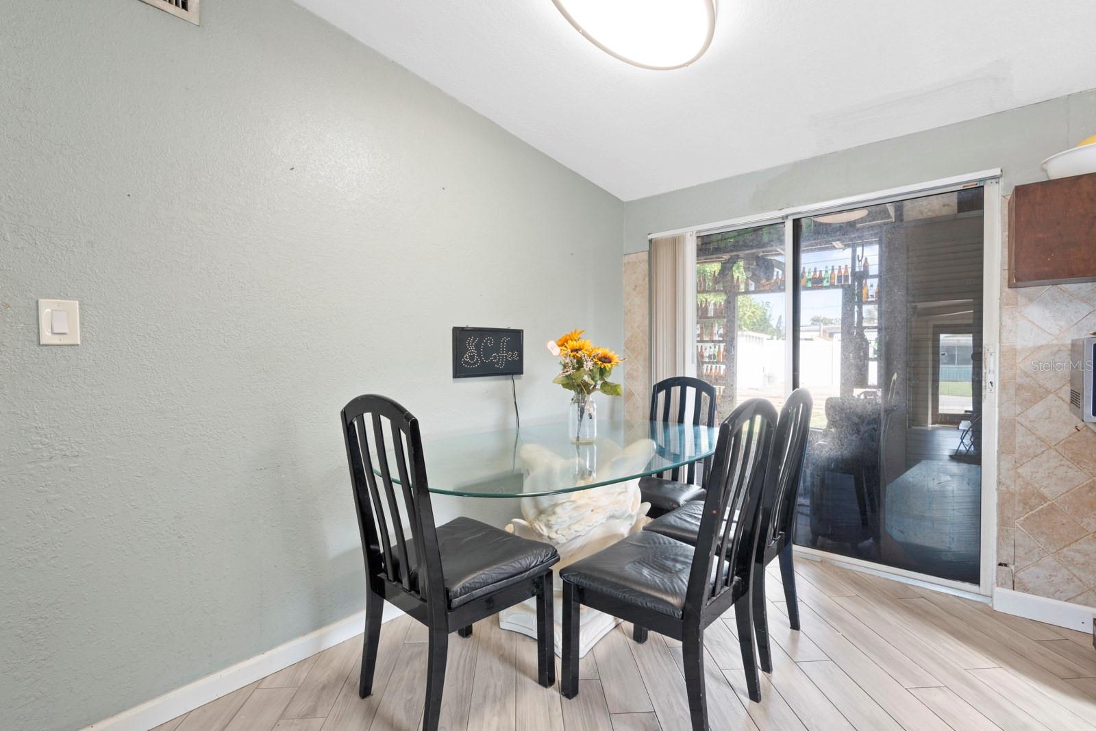 Image 18 of 30 For 10549 112th Avenue