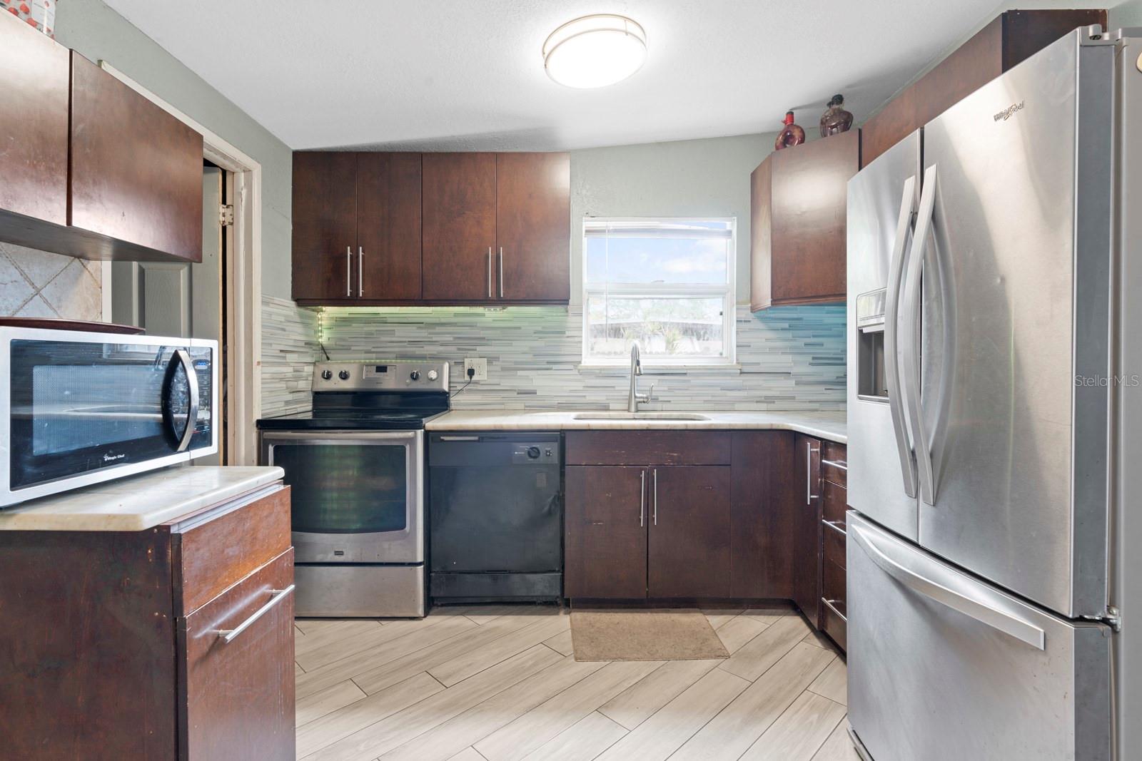 Image 20 of 30 For 10549 112th Avenue