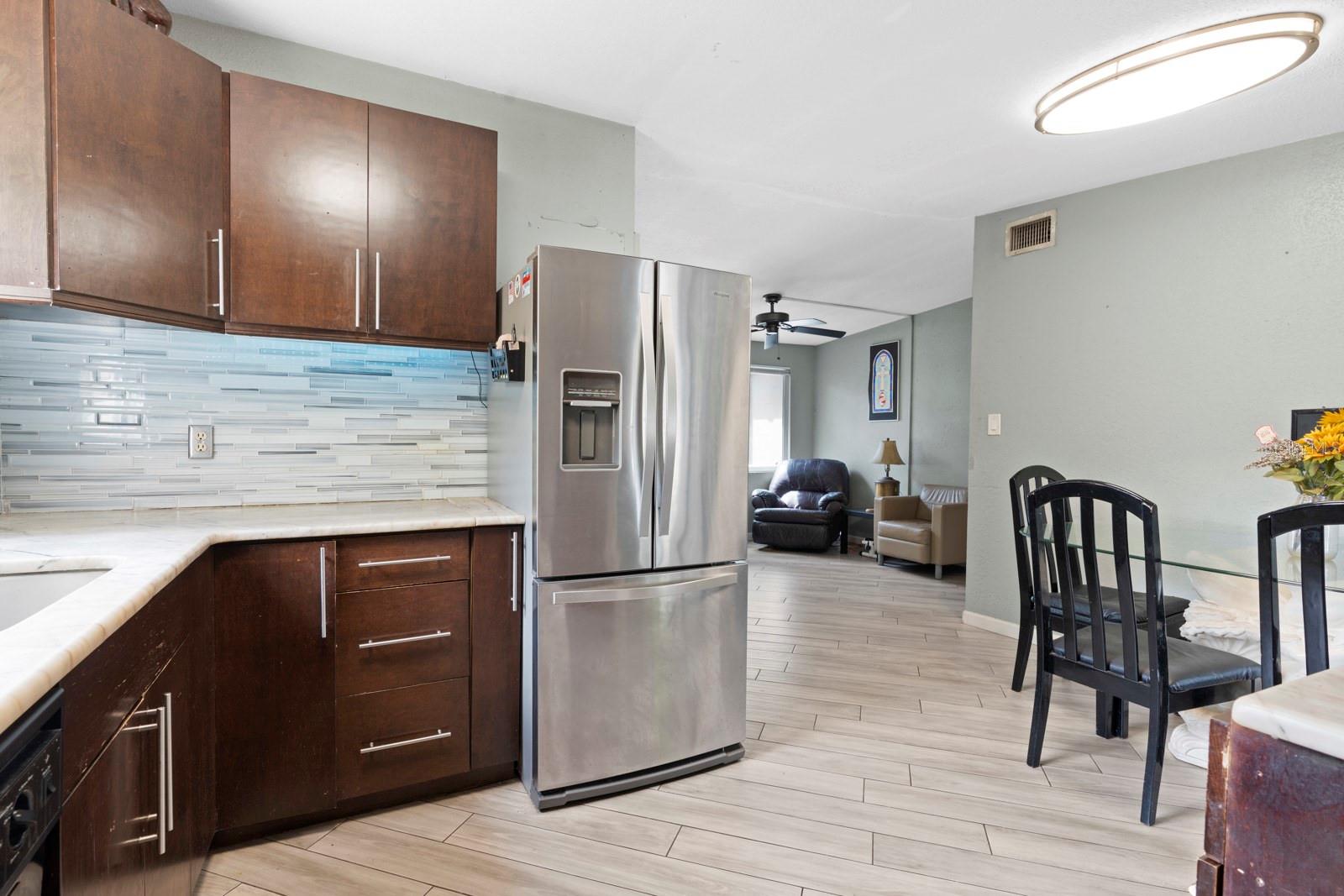 Image 21 of 30 For 10549 112th Avenue