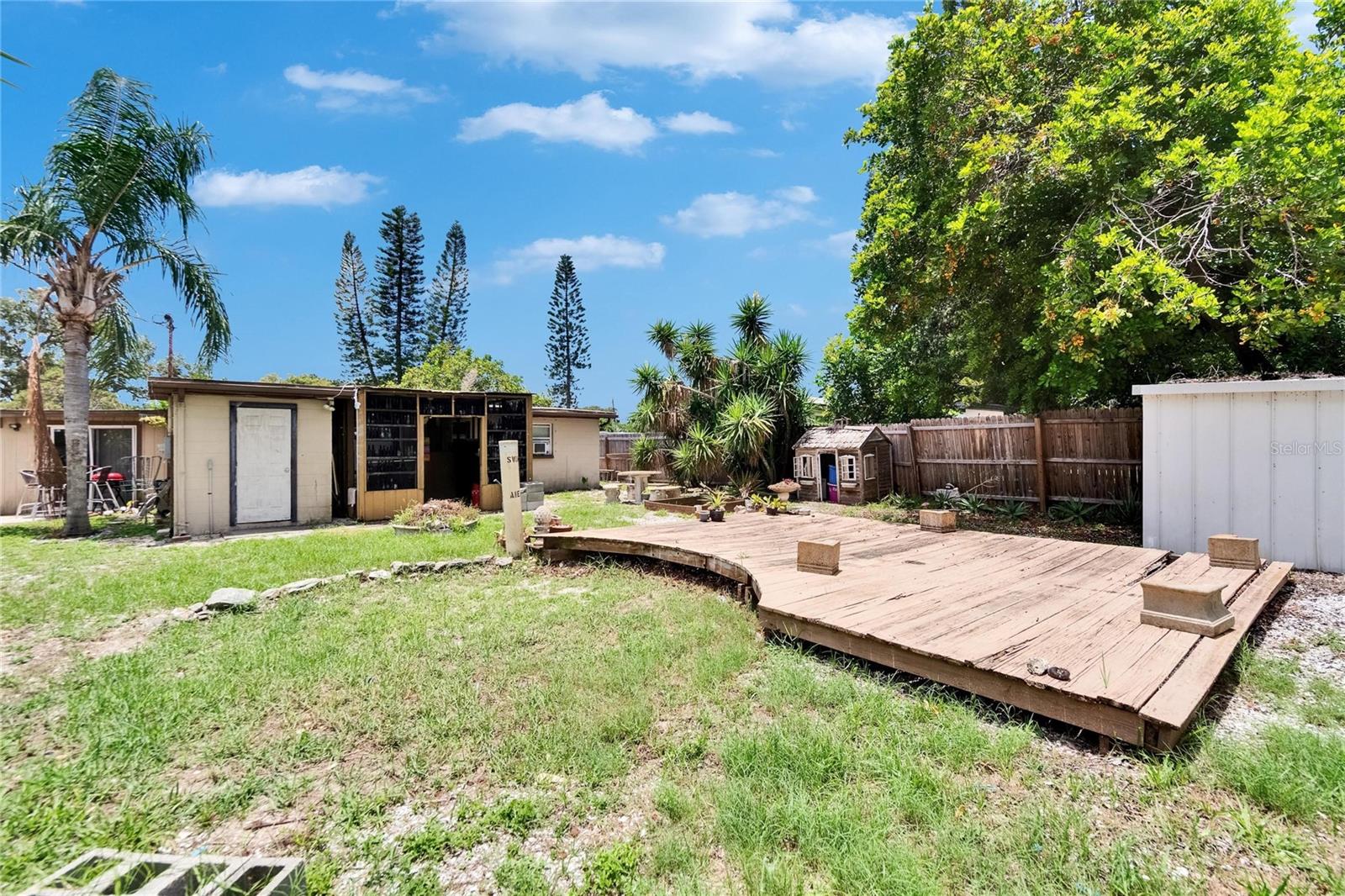 Image 23 of 30 For 10549 112th Avenue