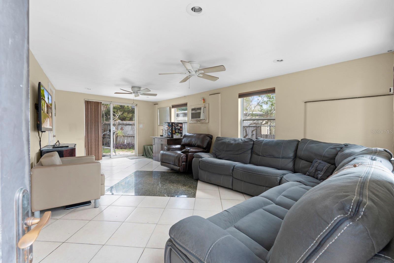 Image 5 of 30 For 10549 112th Avenue