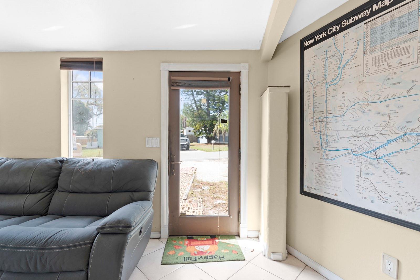 Image 6 of 30 For 10549 112th Avenue