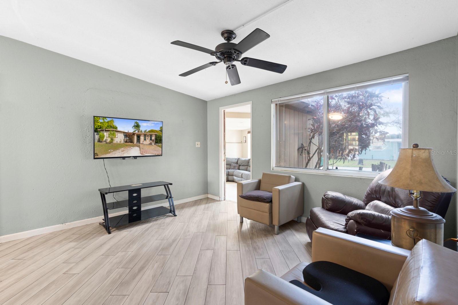 Image 9 of 30 For 10549 112th Avenue