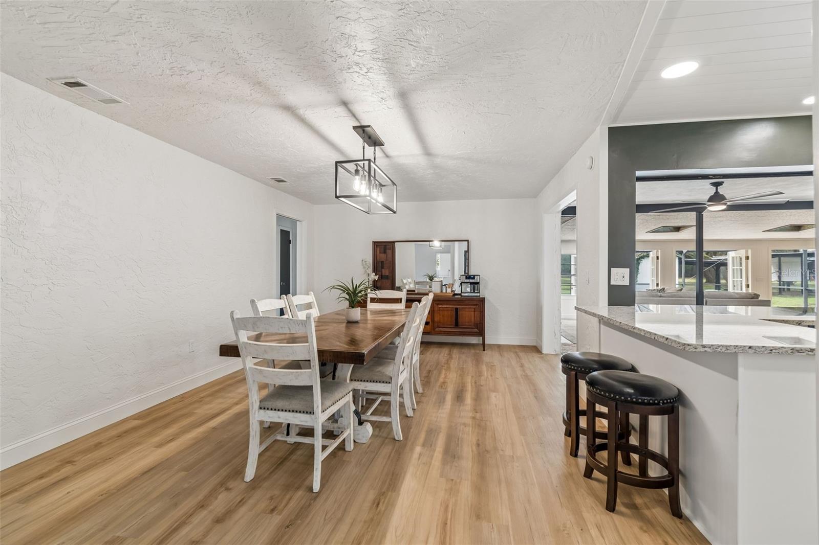 Listing photo id 22 for 13402 Peace Boulevard