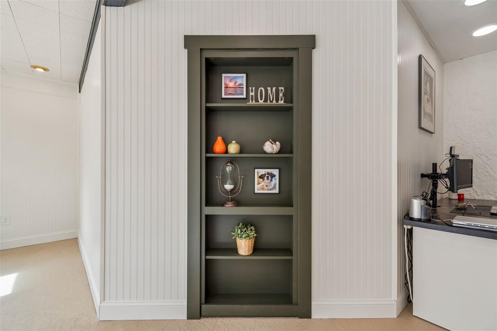 Listing photo id 40 for 13402 Peace Boulevard