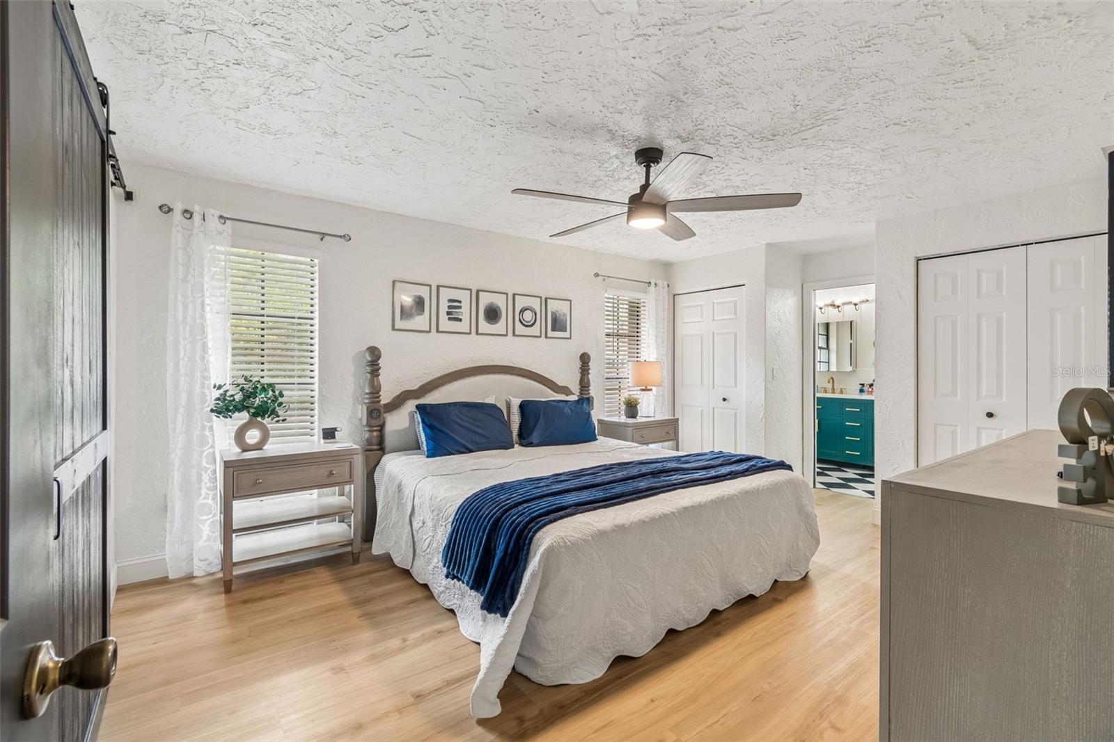 Listing photo id 41 for 13402 Peace Boulevard