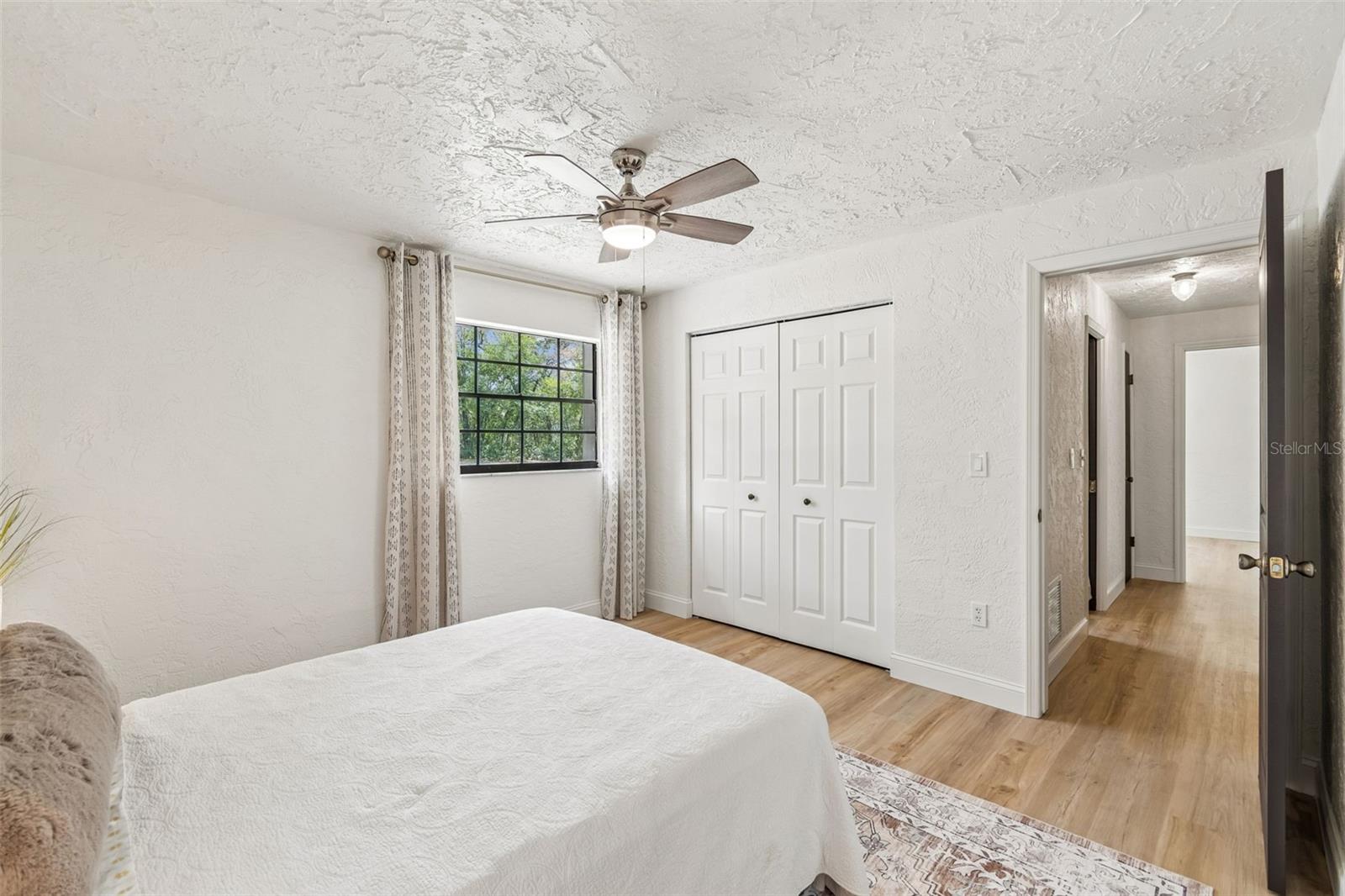 Listing photo id 51 for 13402 Peace Boulevard