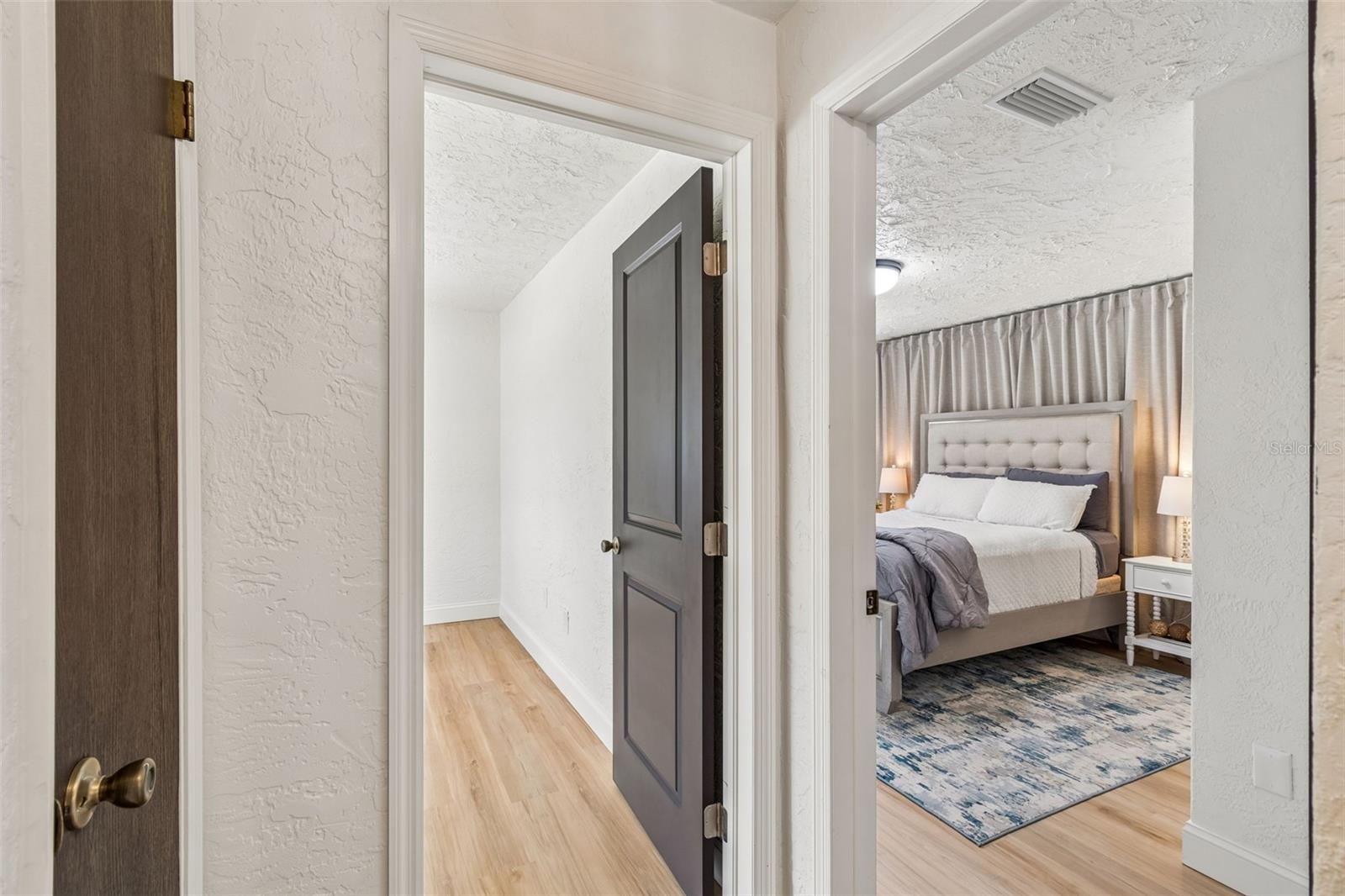 Listing photo id 52 for 13402 Peace Boulevard