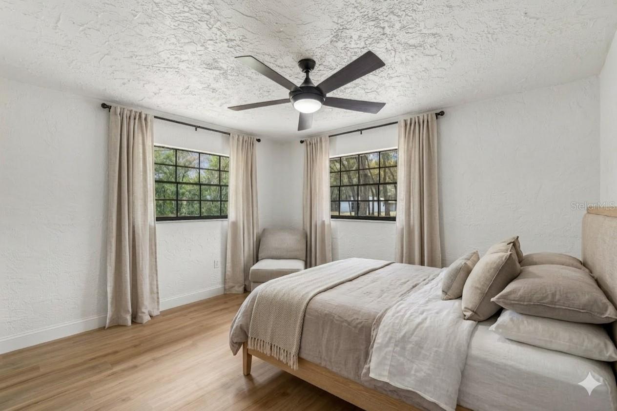 Listing photo id 54 for 13402 Peace Boulevard