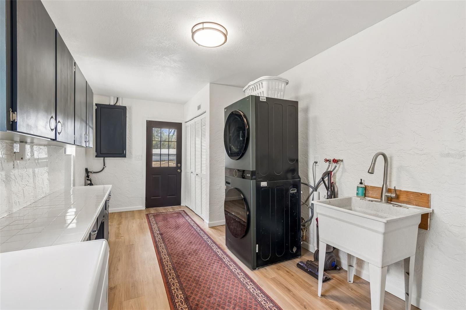 Listing photo id 57 for 13402 Peace Boulevard