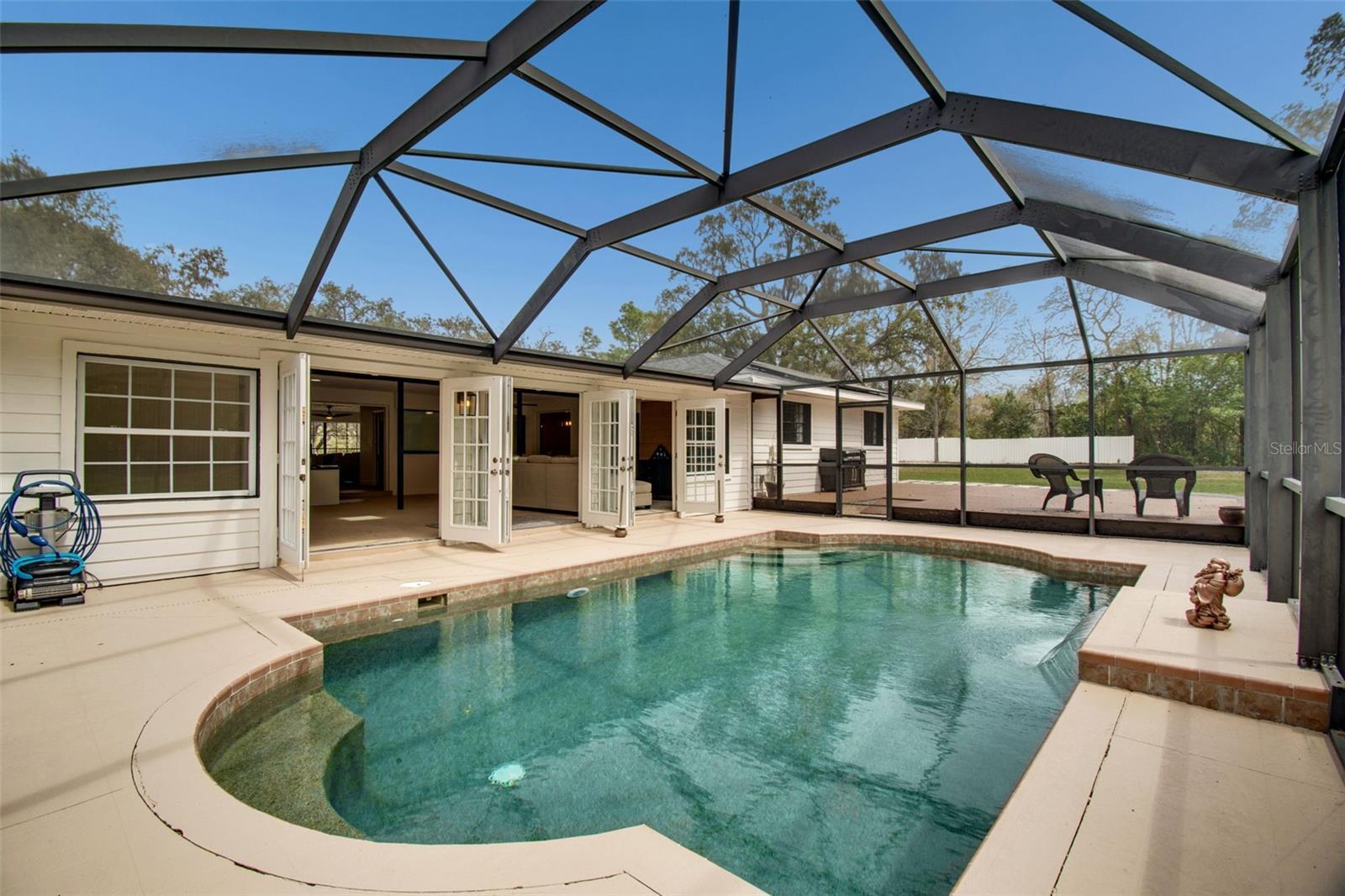 Listing photo id 60 for 13402 Peace Boulevard