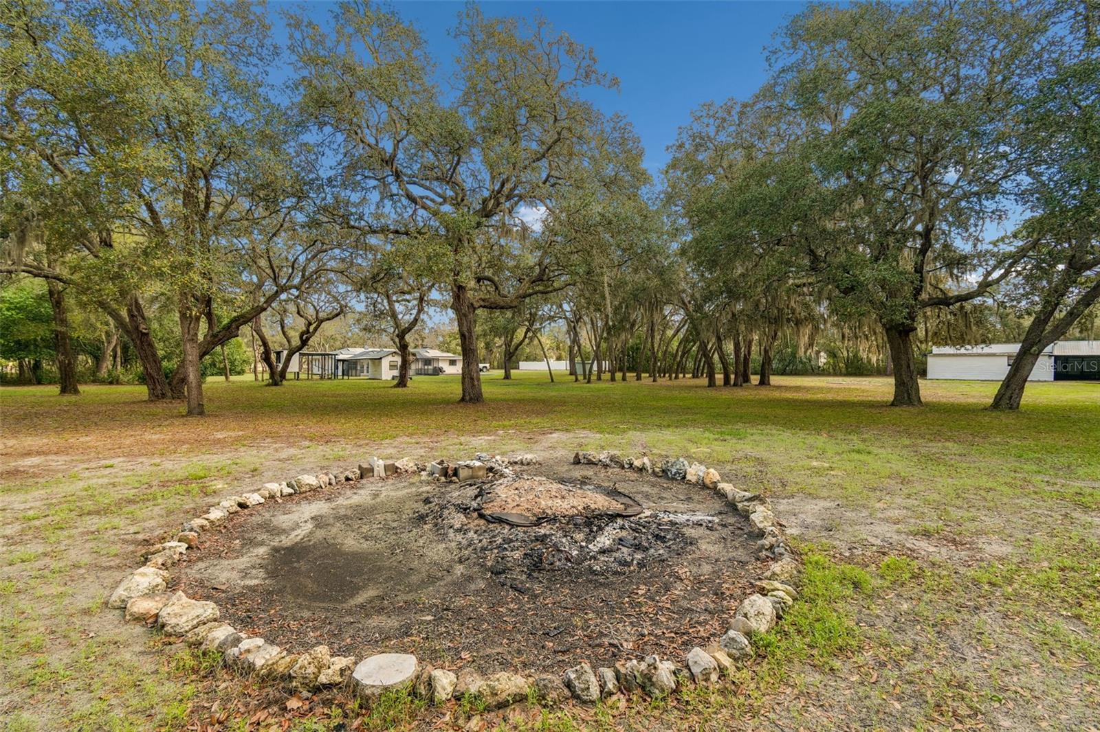 Listing photo id 77 for 13402 Peace Boulevard