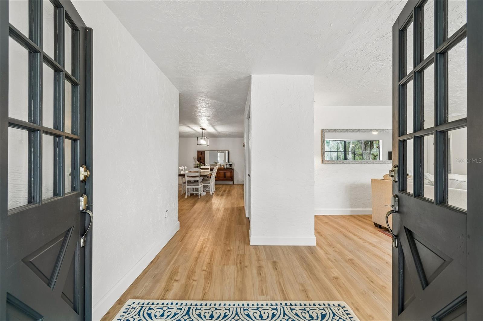 Listing photo id 6 for 13402 Peace Boulevard