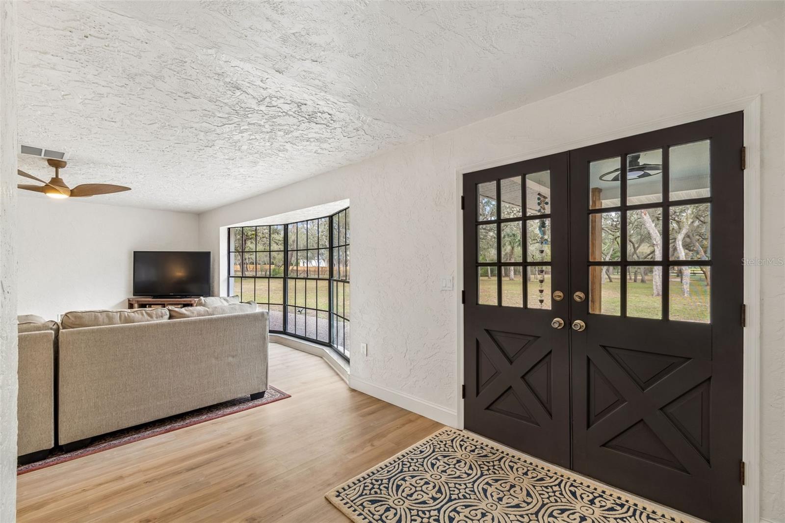 Listing photo id 7 for 13402 Peace Boulevard