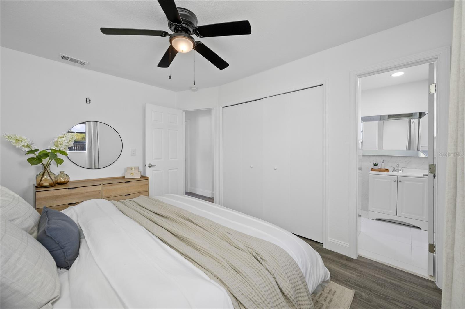 Image 23 of 54 For 4916 Carlyle Road