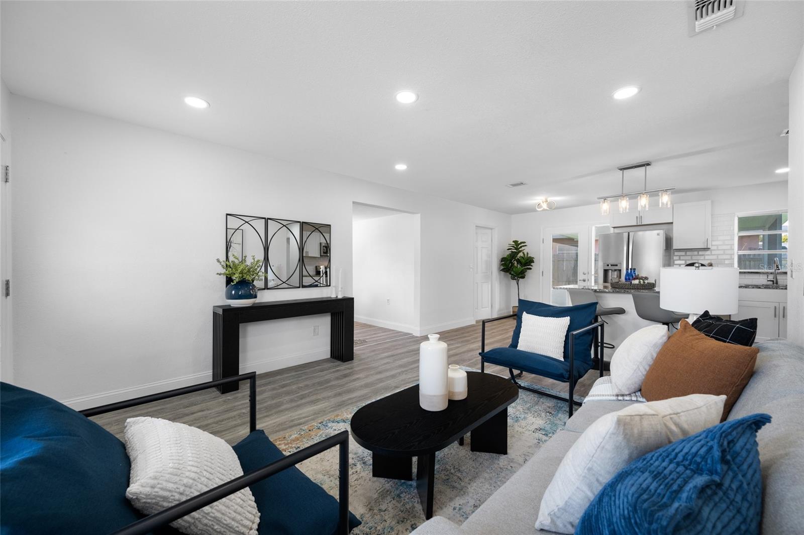 Image 4 of 54 For 4916 Carlyle Road