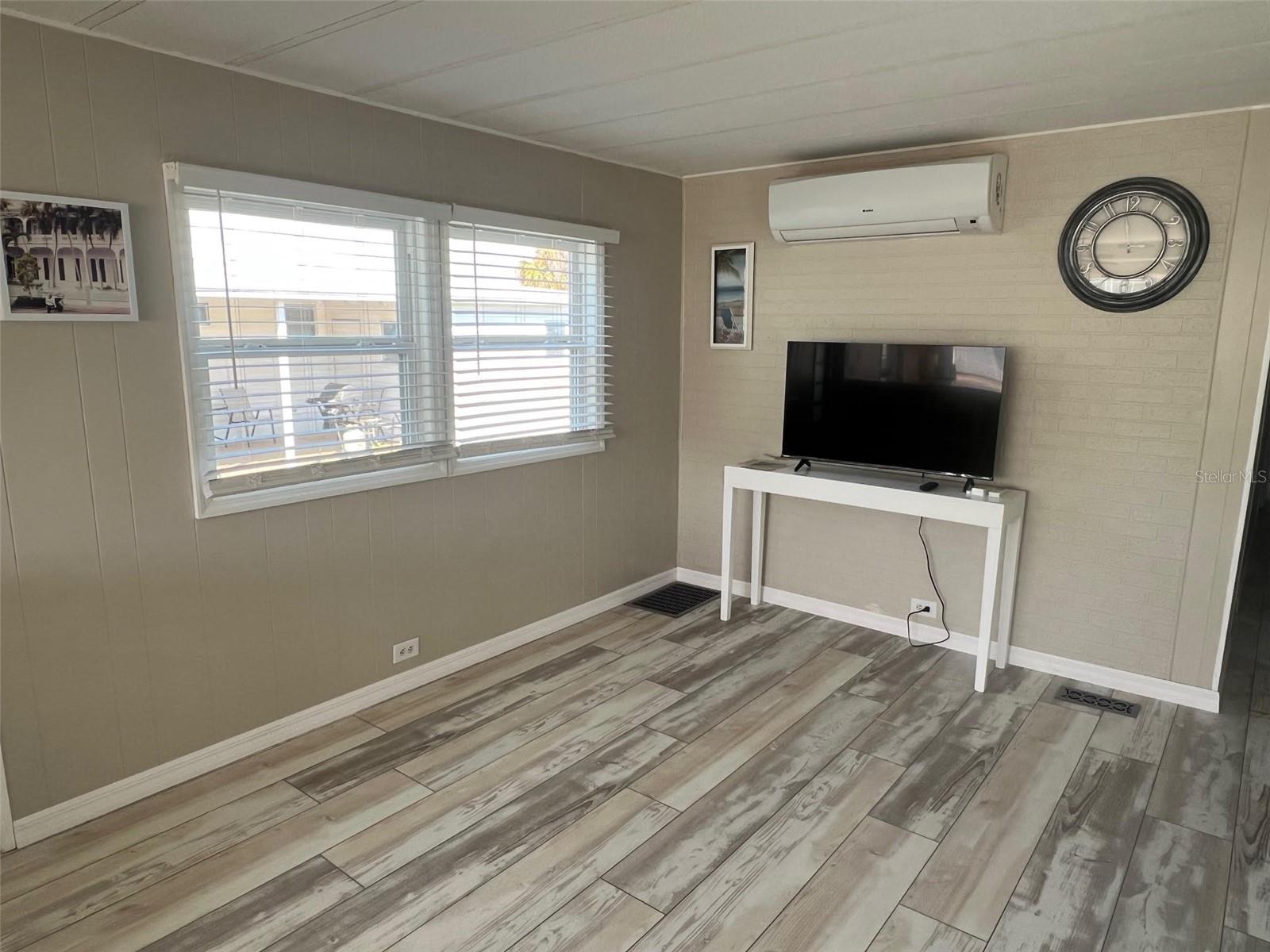 Image 12 of 28 For 103 Pindo Palm Street W