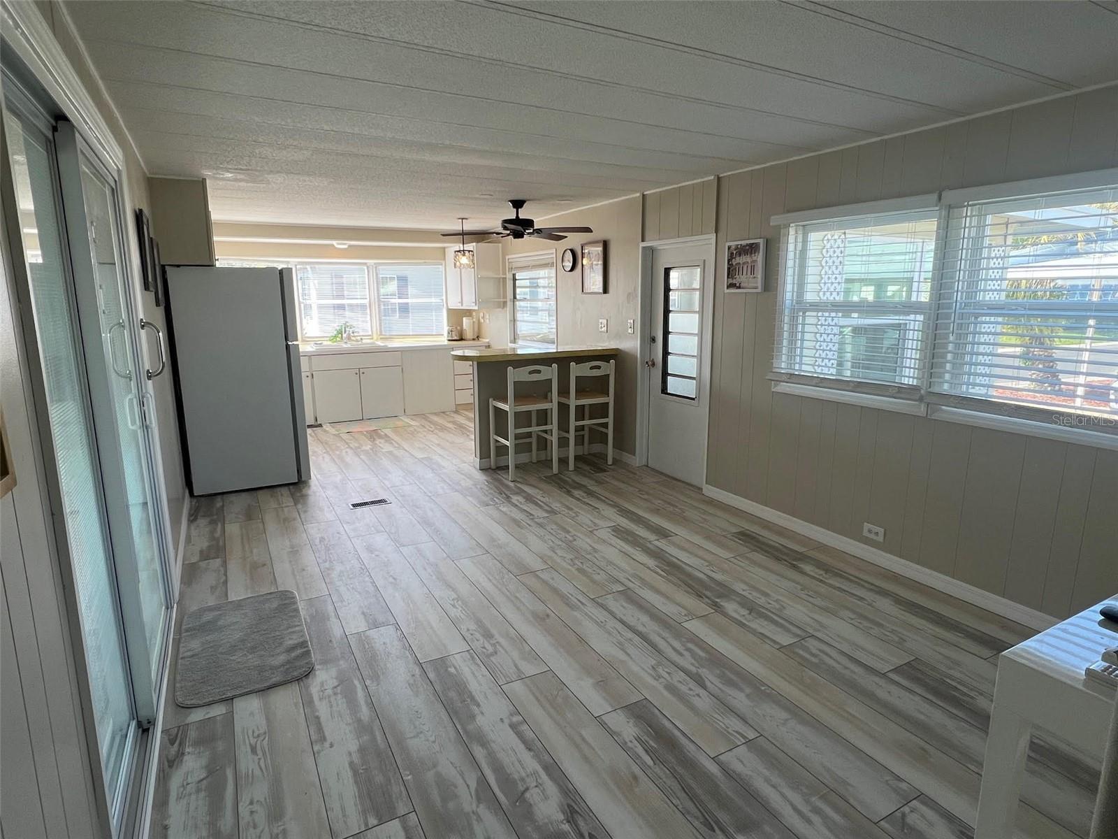 Image 14 of 28 For 103 Pindo Palm Street W