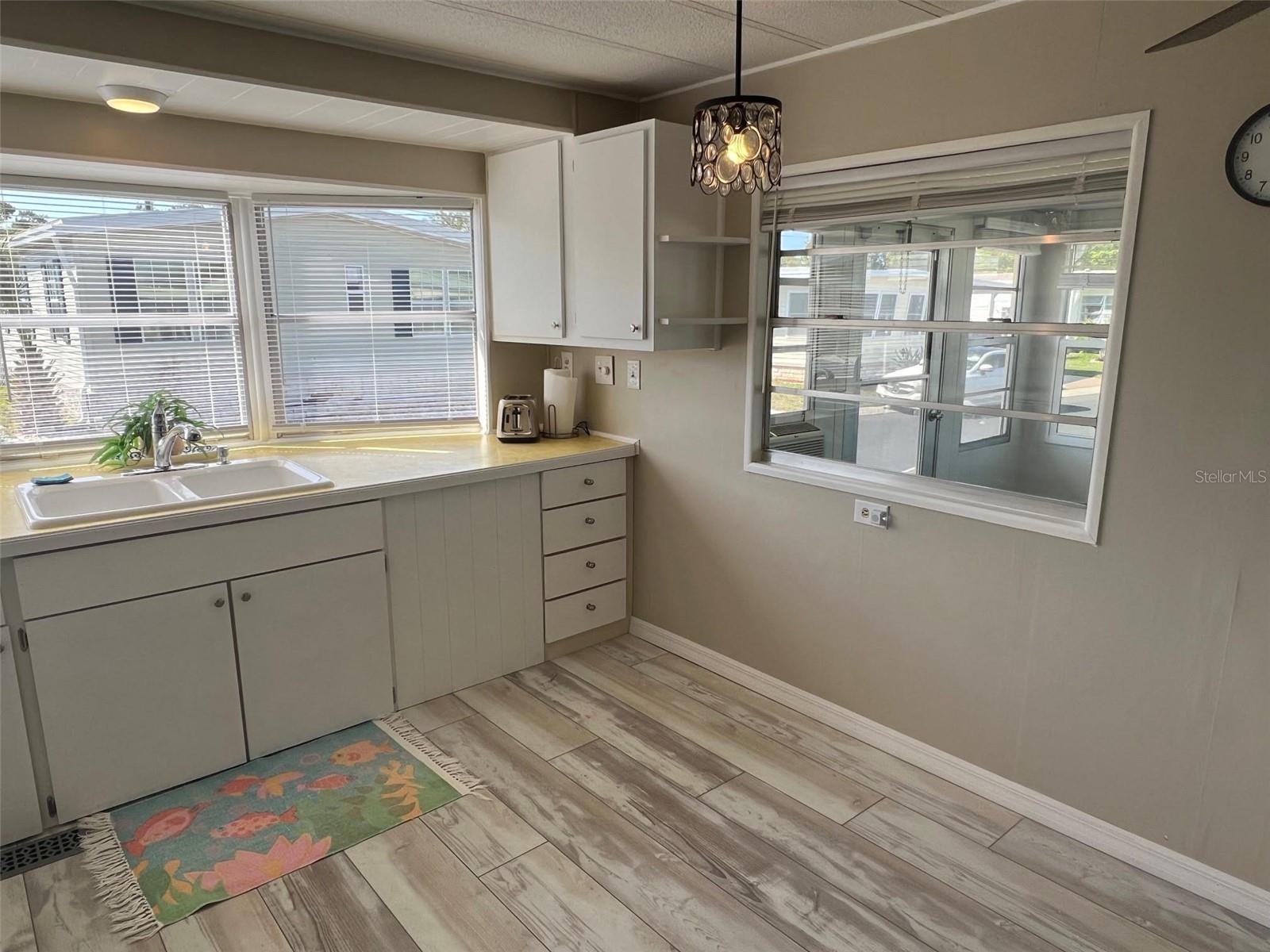 Image 18 of 28 For 103 Pindo Palm Street W