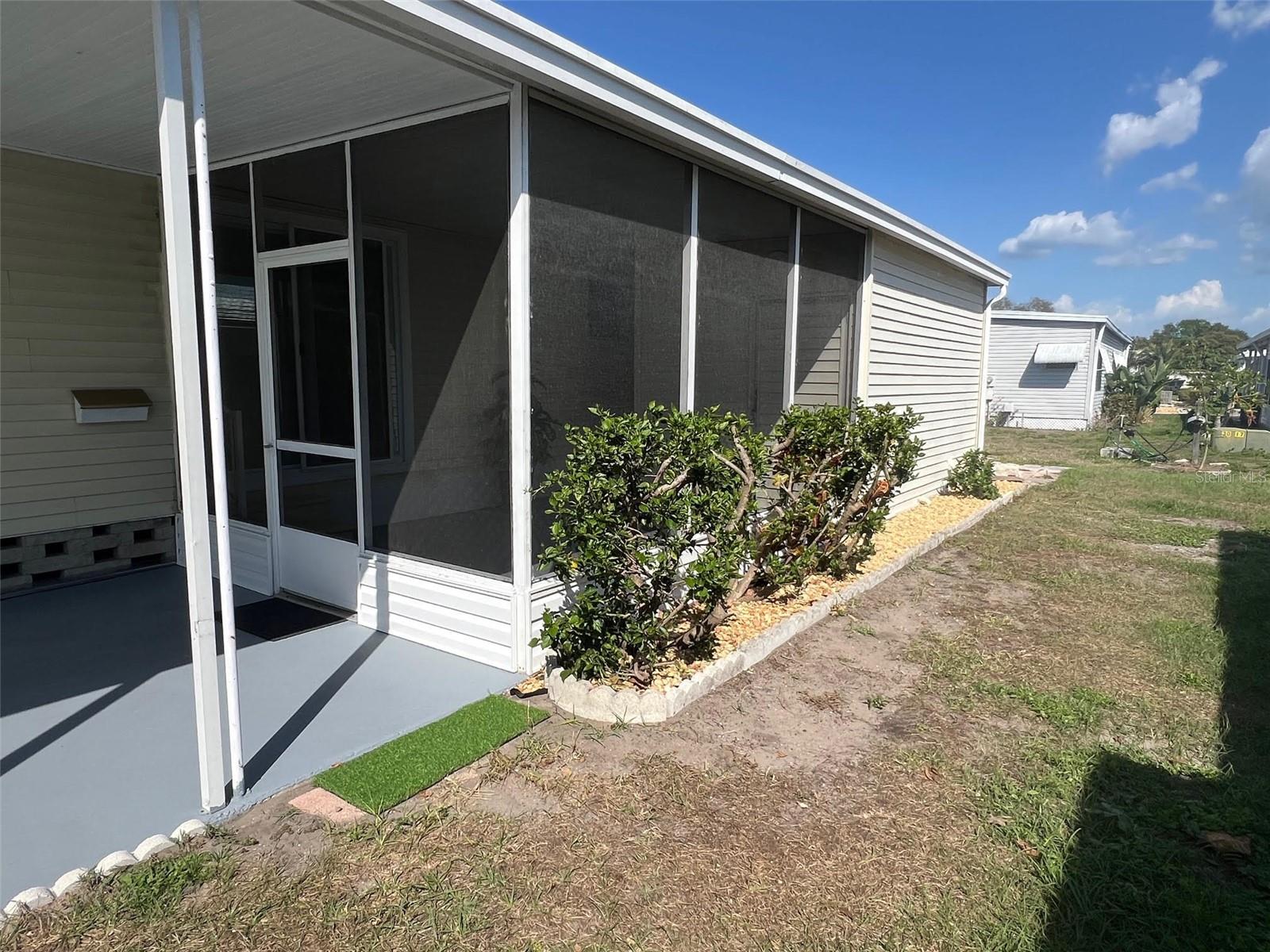 Image 4 of 28 For 103 Pindo Palm Street W