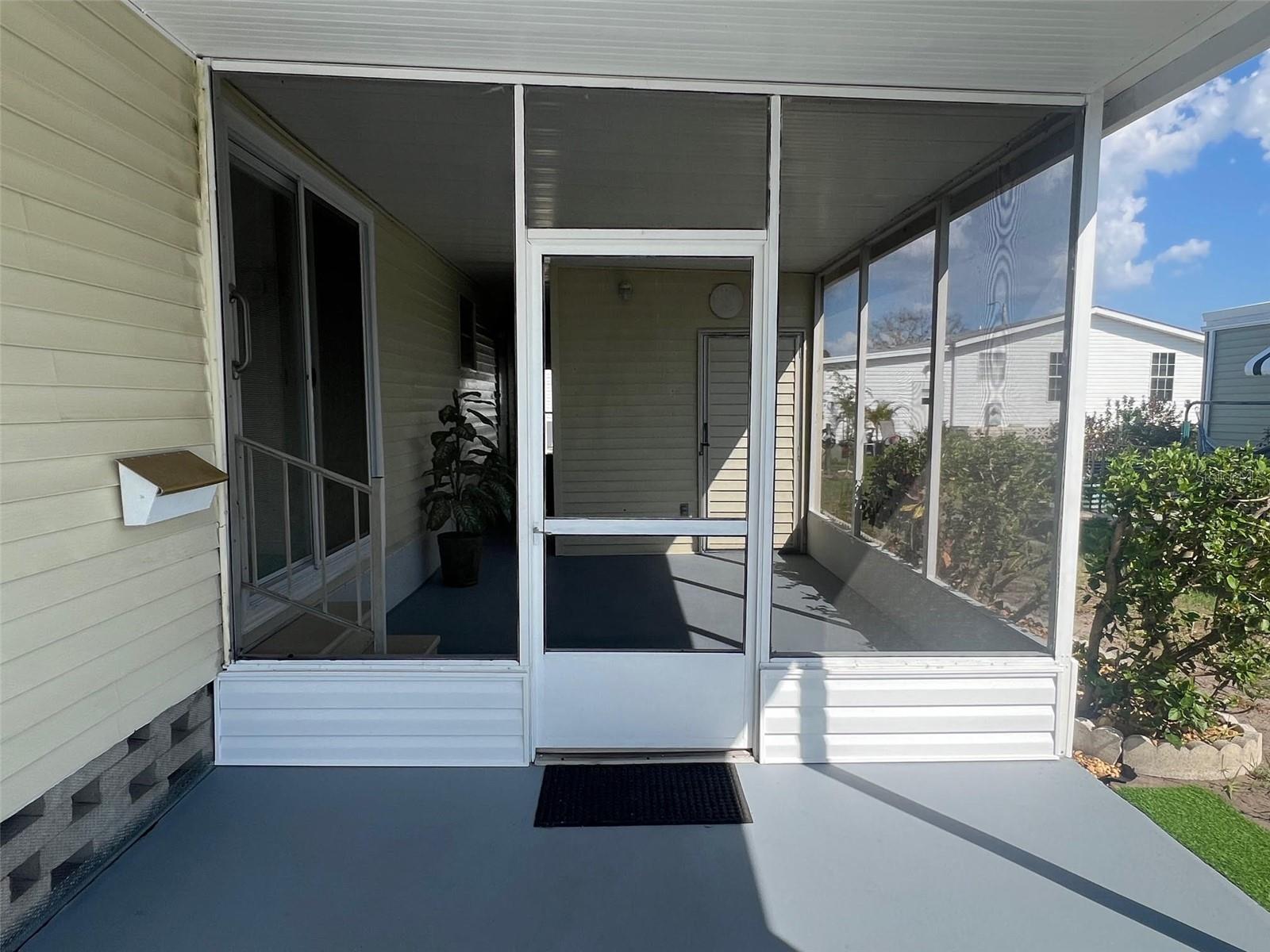 Image 5 of 28 For 103 Pindo Palm Street W