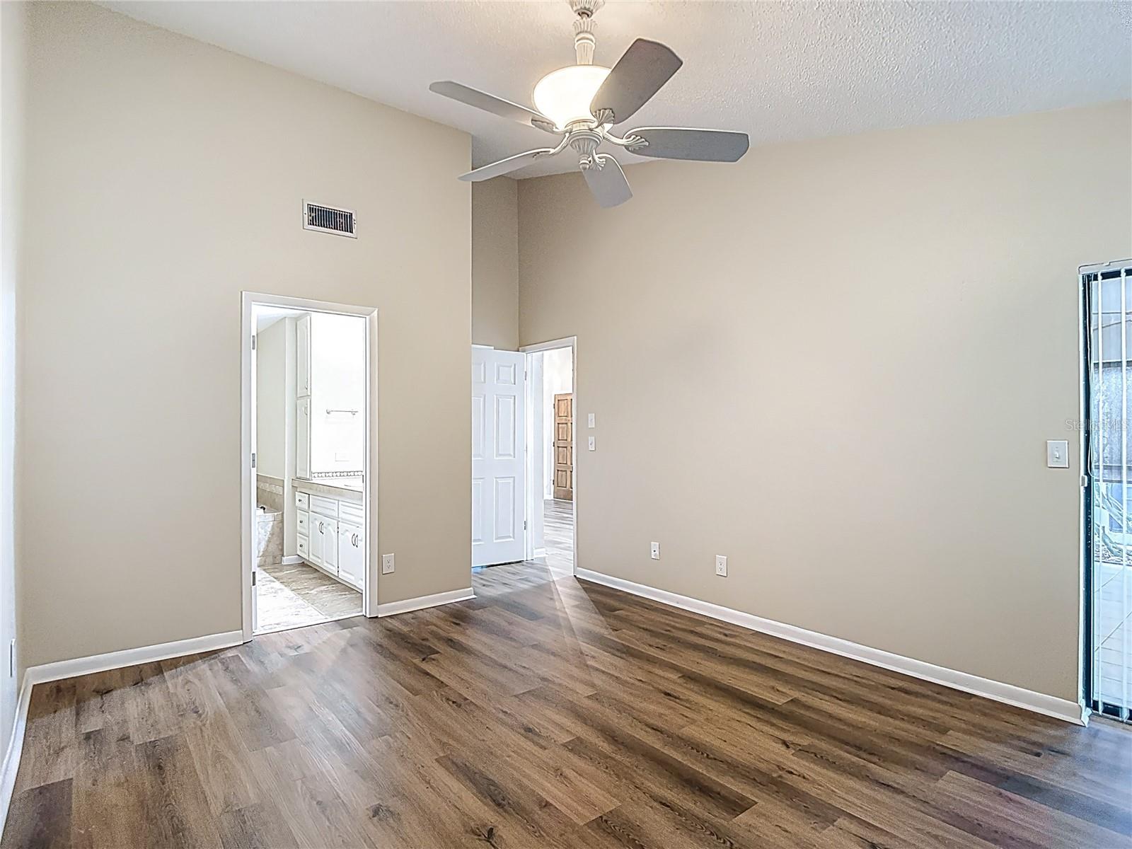 Image 15 of 60 For 2934 Windmoor Drive S