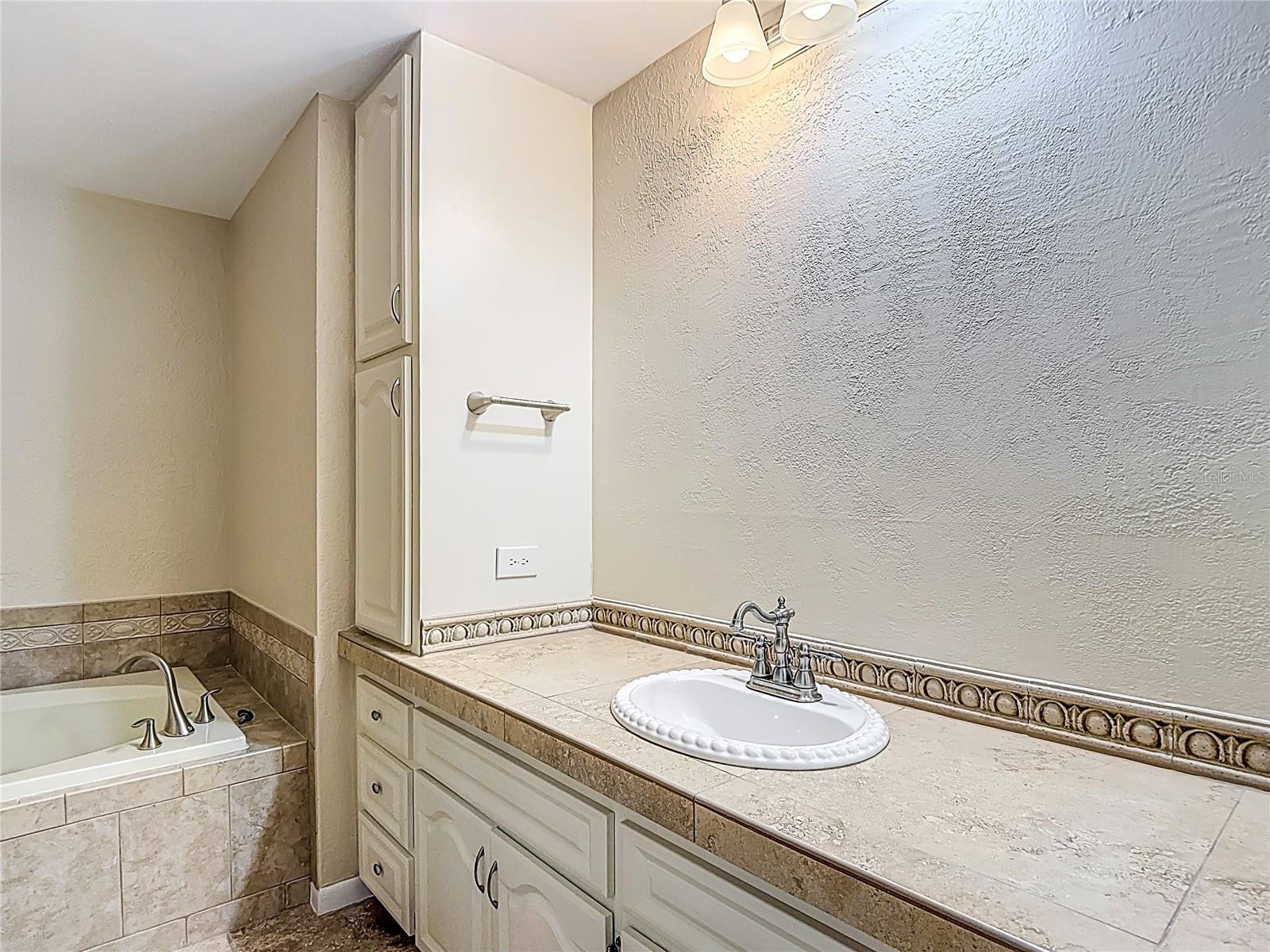 Image 16 of 60 For 2934 Windmoor Drive S