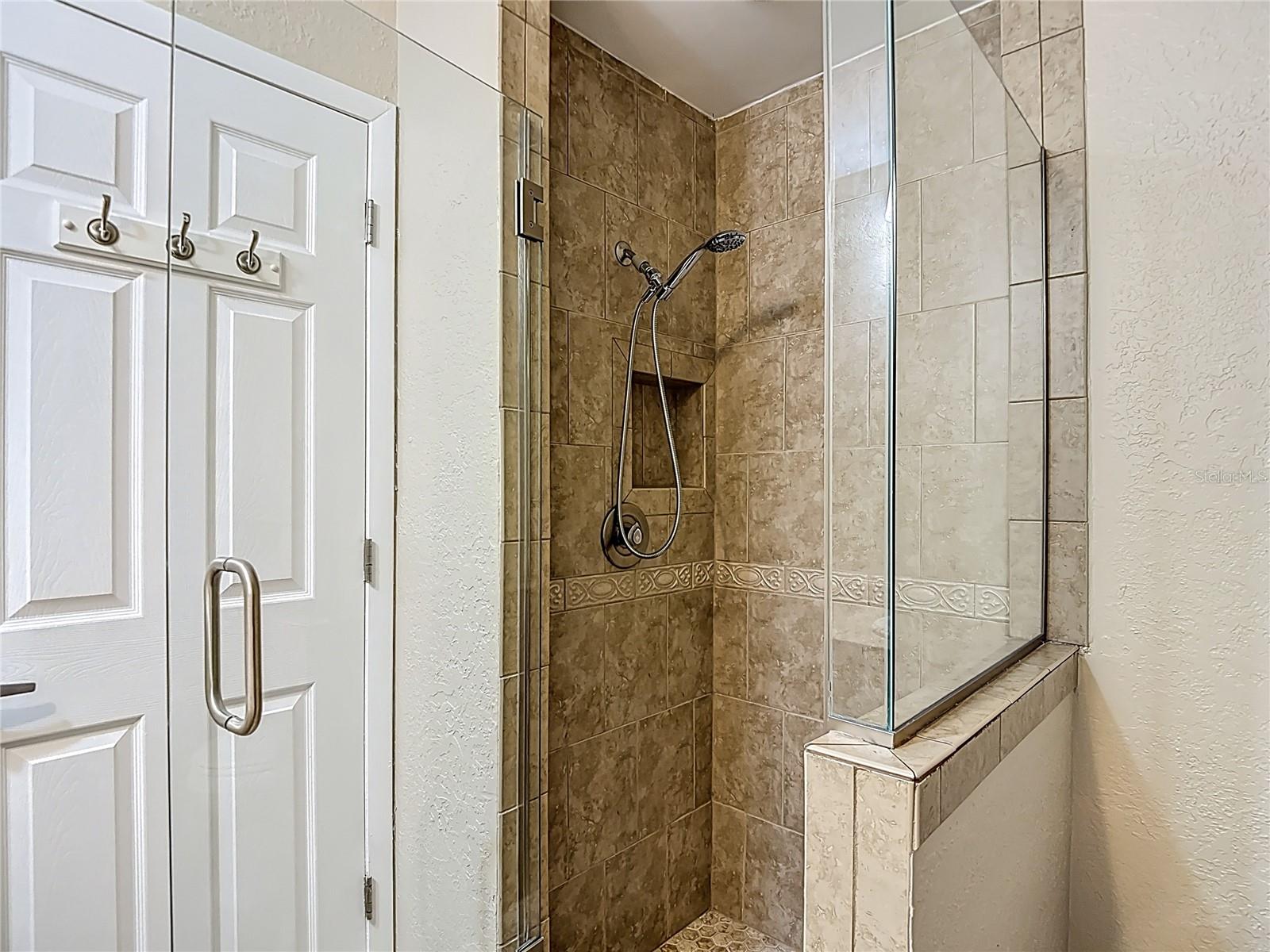 Image 18 of 60 For 2934 Windmoor Drive S