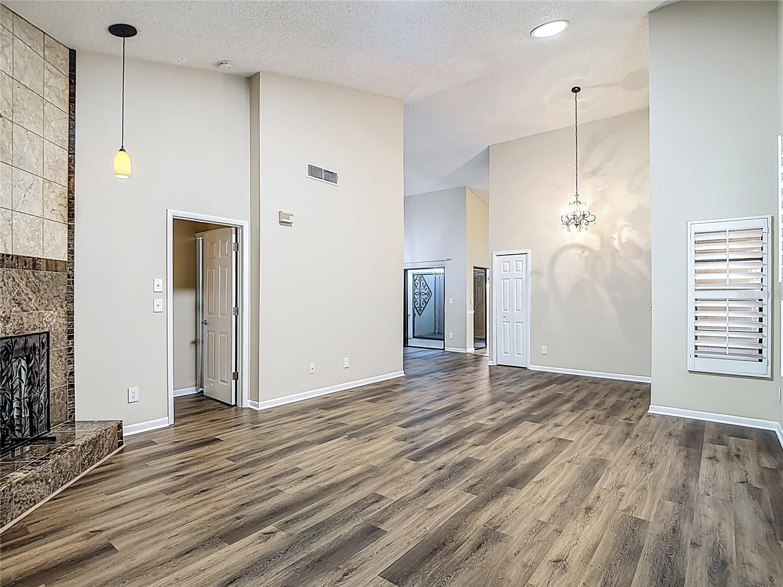 Image 28 of 60 For 2934 Windmoor Drive S