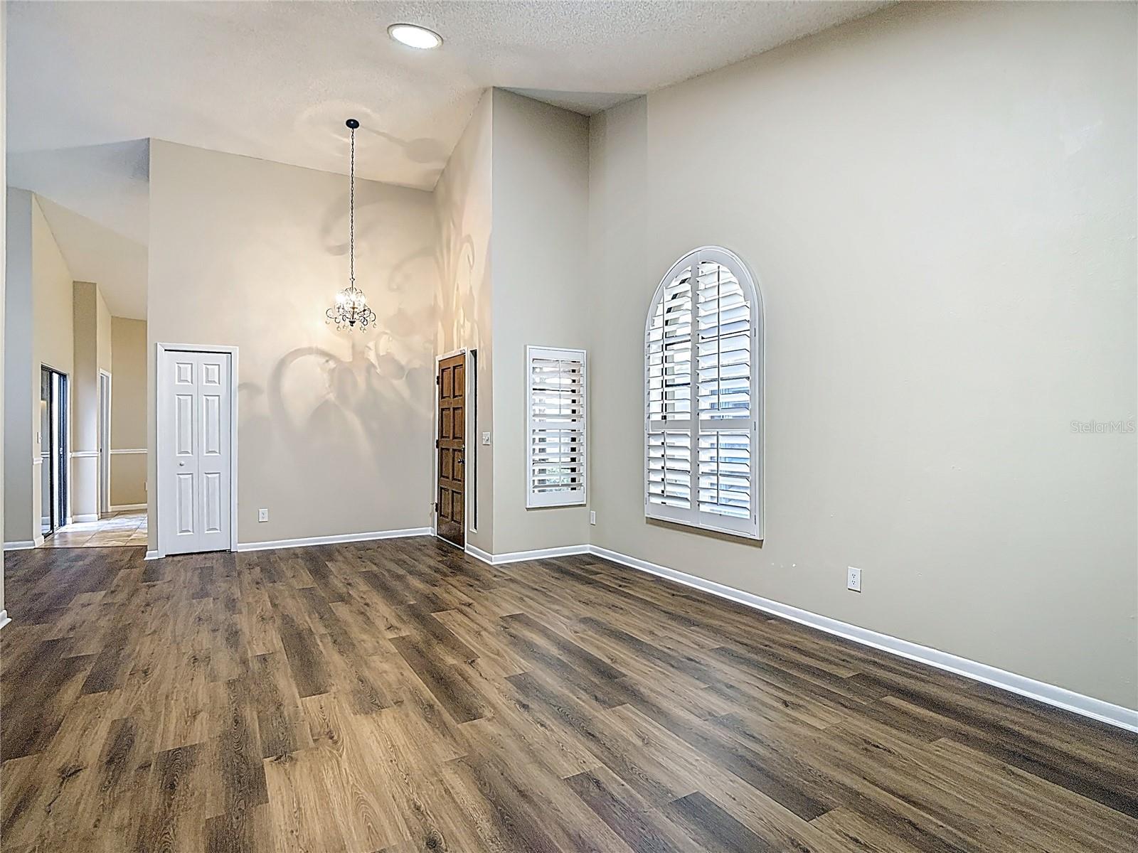 Image 29 of 60 For 2934 Windmoor Drive S