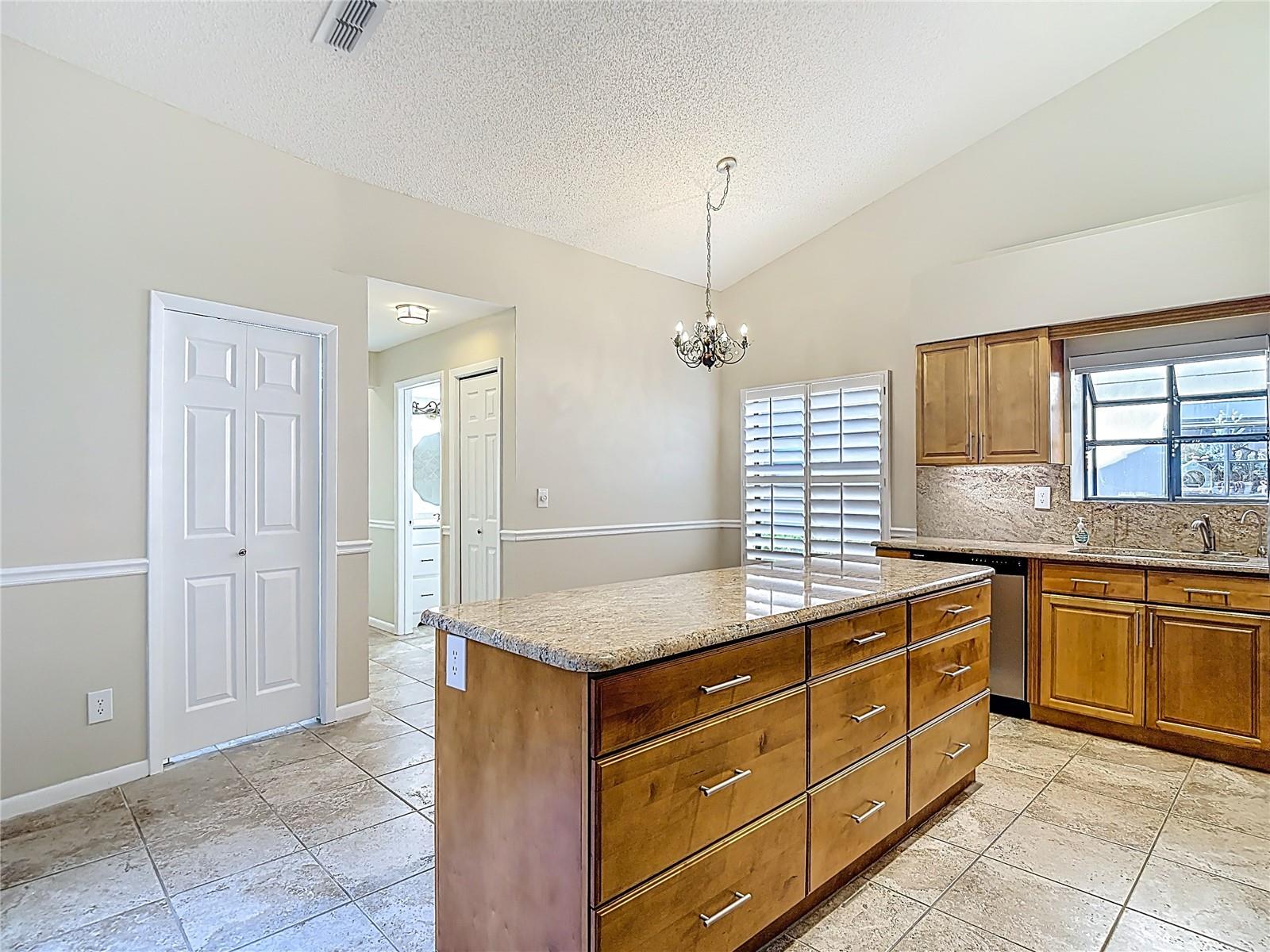 Image 37 of 60 For 2934 Windmoor Drive S