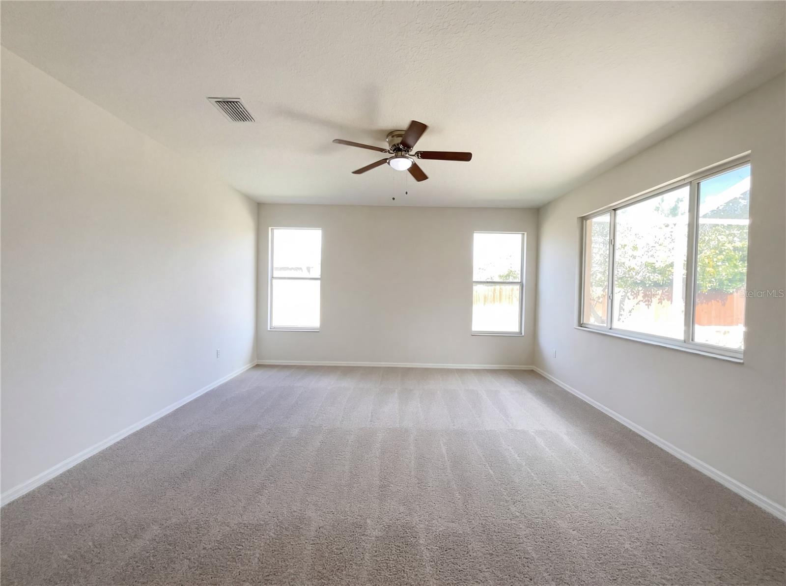 Listing photo id 10 for 10101 Kingsbridge Avenue