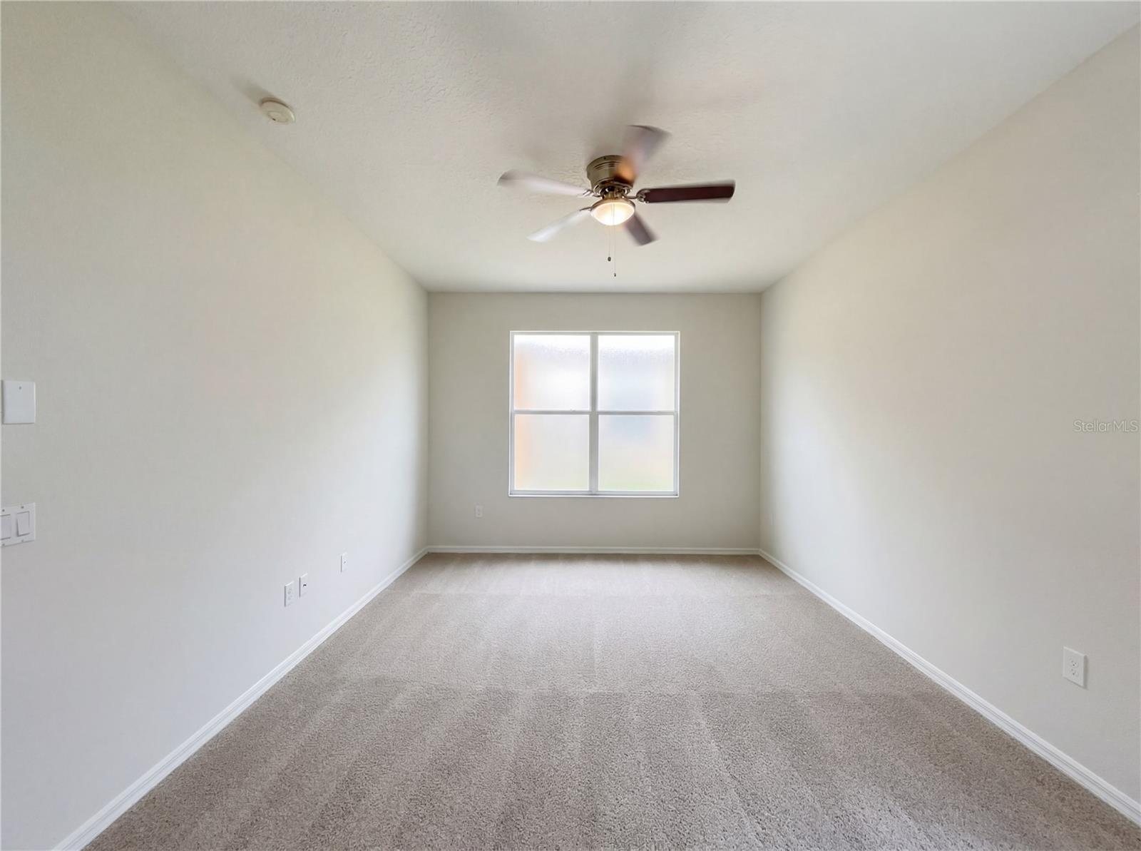 Listing photo id 14 for 10101 Kingsbridge Avenue