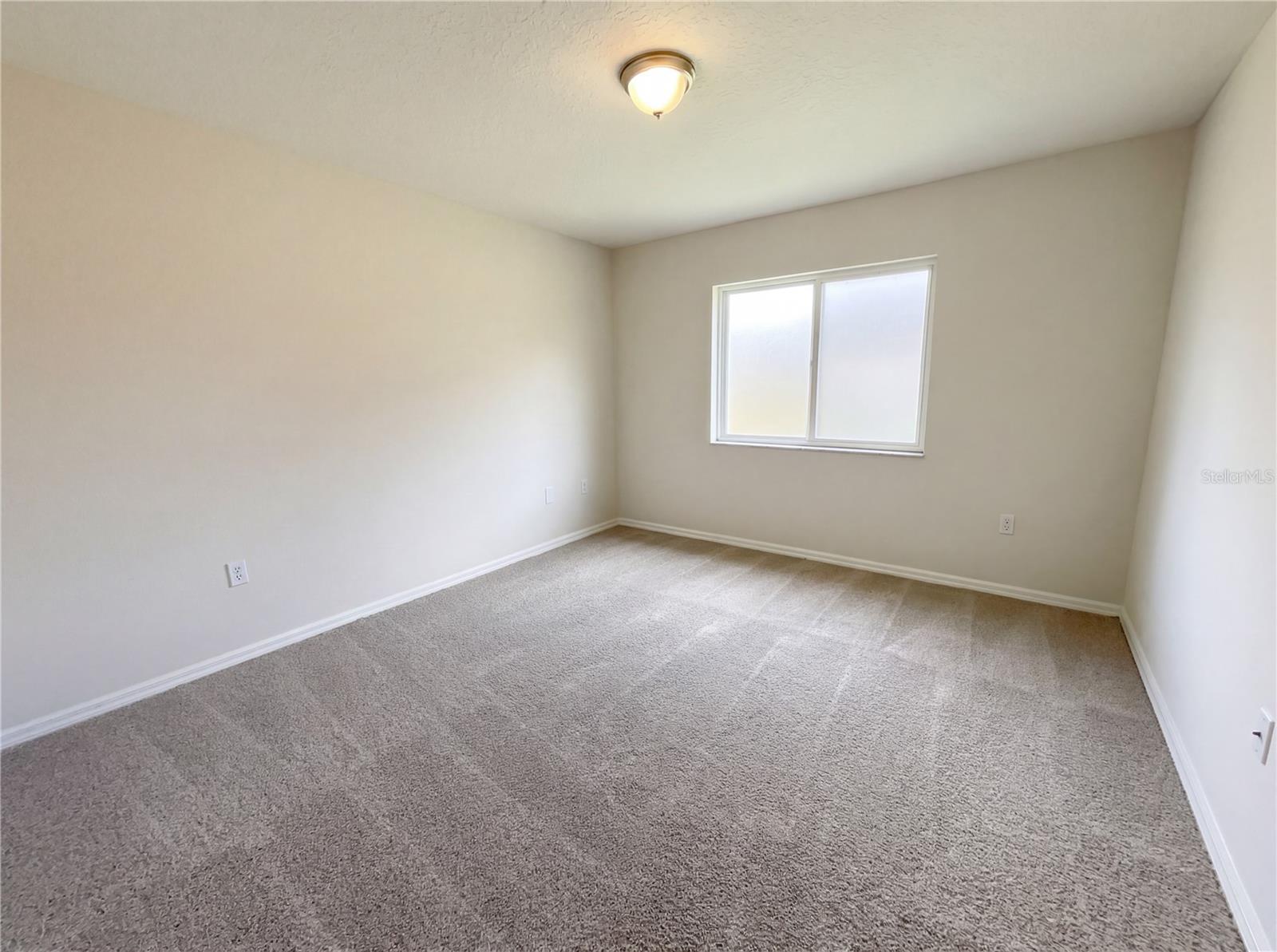 Listing photo id 16 for 10101 Kingsbridge Avenue