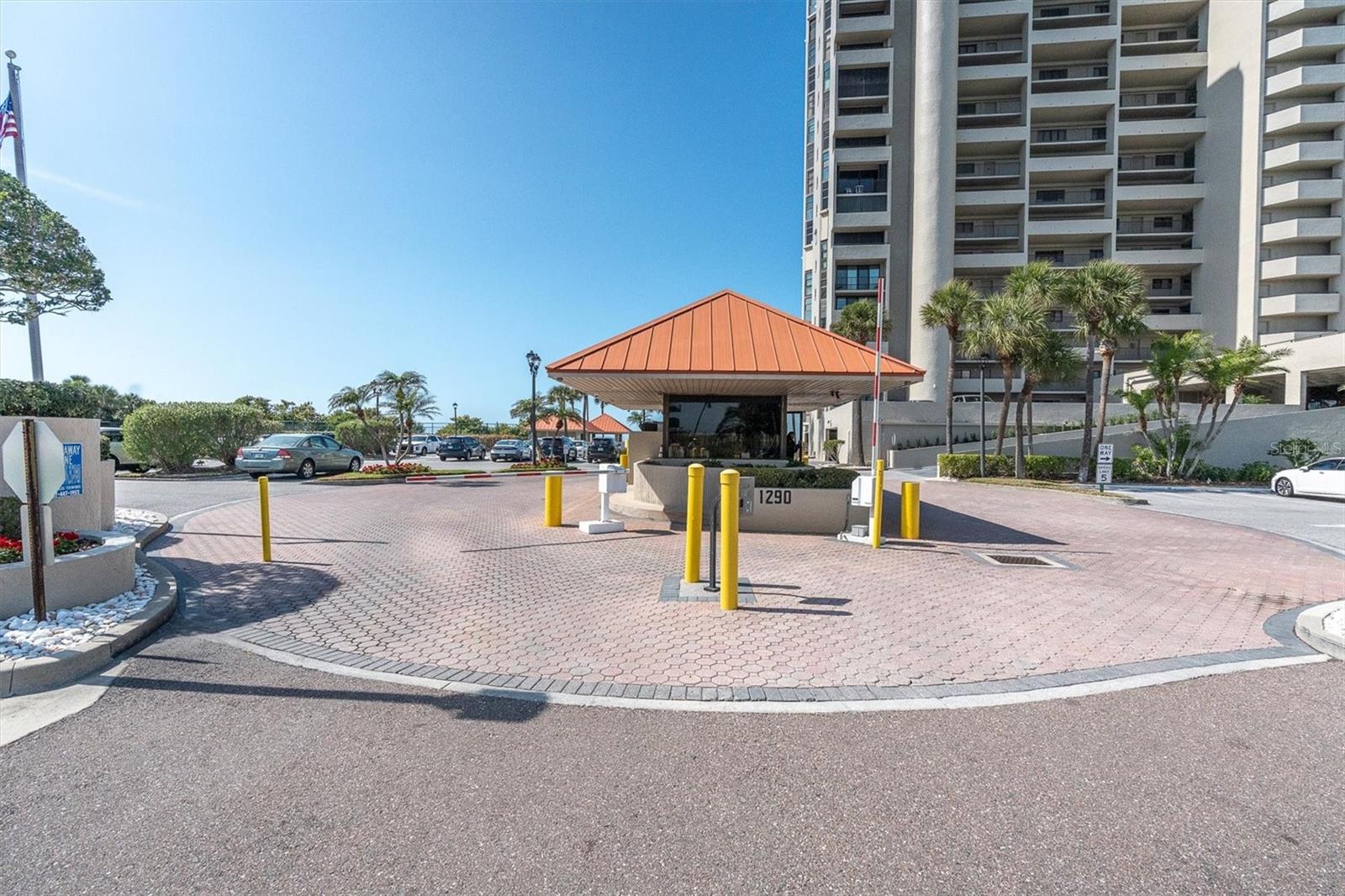 Image 46 of 47 For 1290 Gulf Boulevard 408