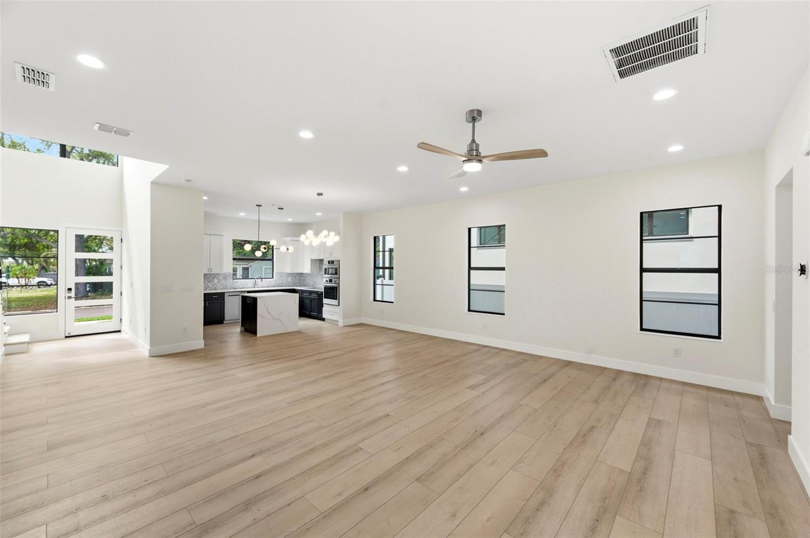 Image 14 of 62 For 4543 26th Avenue S