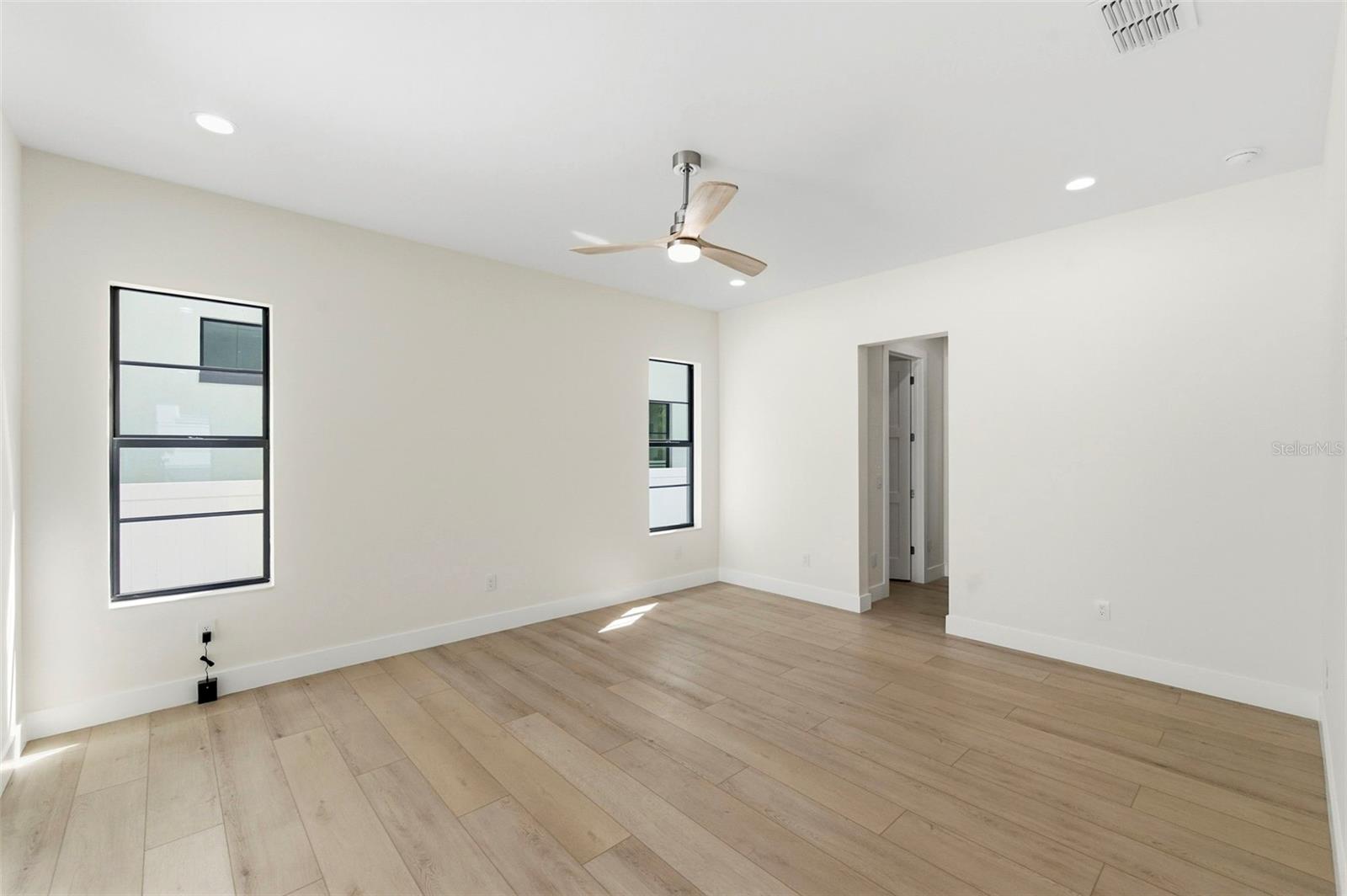 Image 24 of 62 For 4543 26th Avenue S