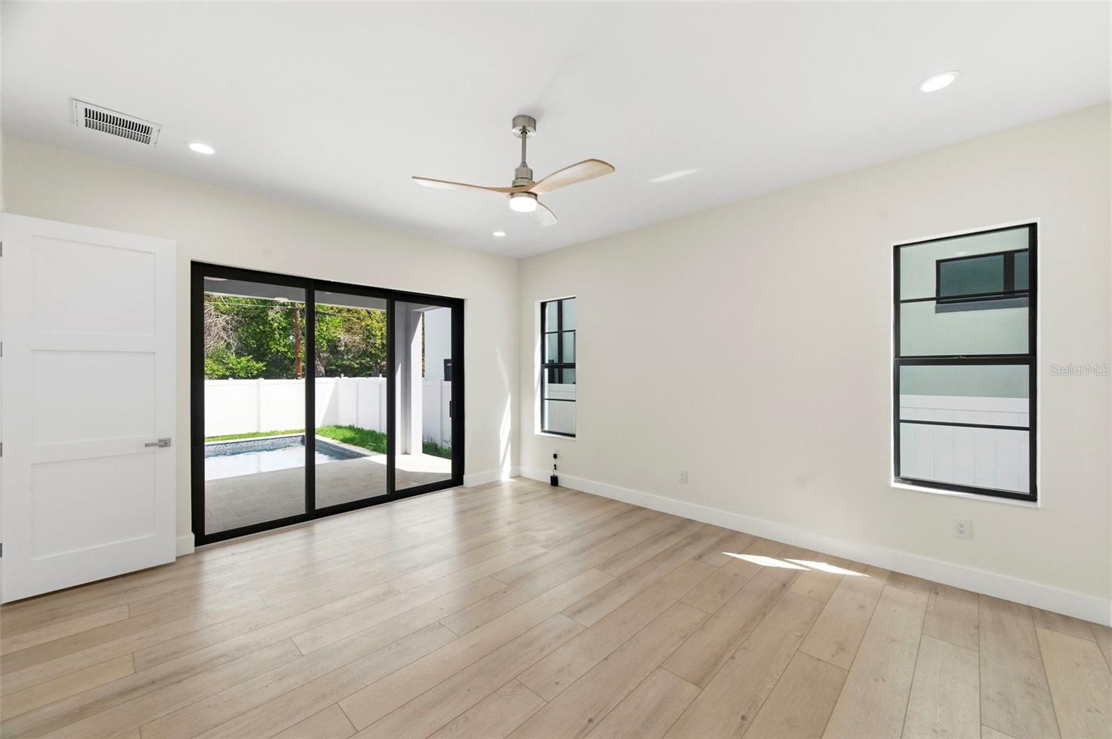 Image 27 of 62 For 4543 26th Avenue S