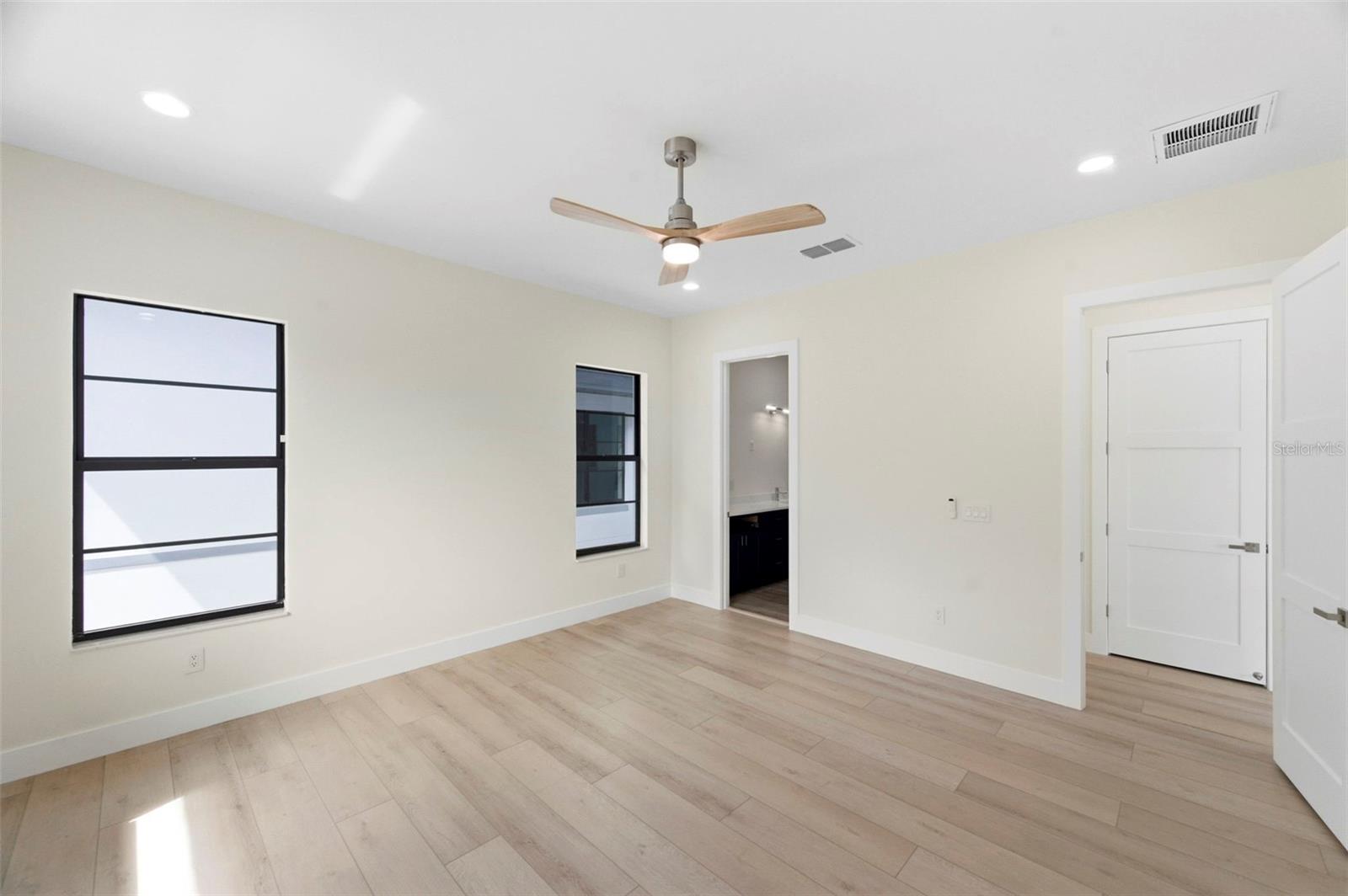 Image 38 of 62 For 4543 26th Avenue S