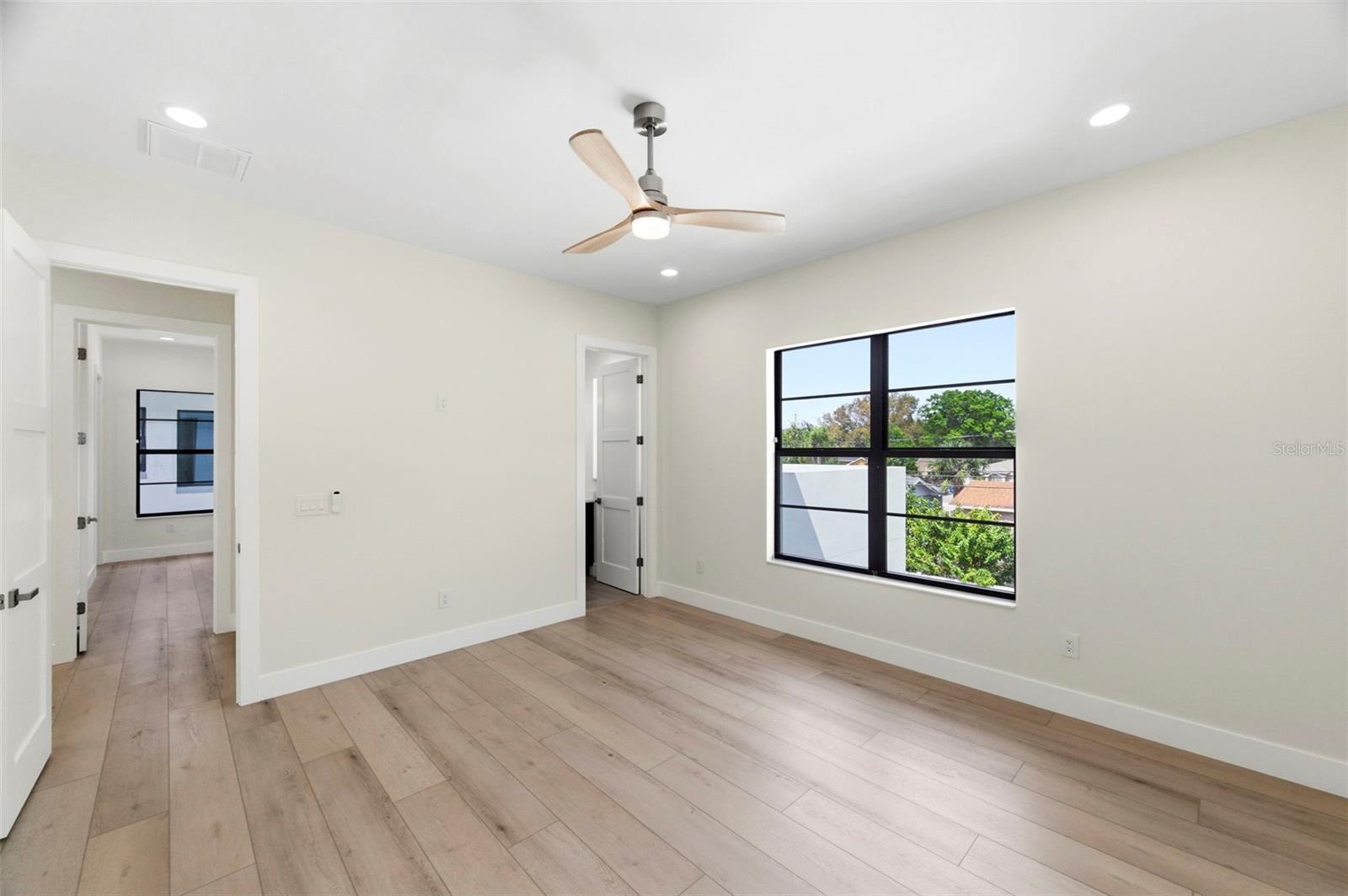 Image 45 of 62 For 4543 26th Avenue S