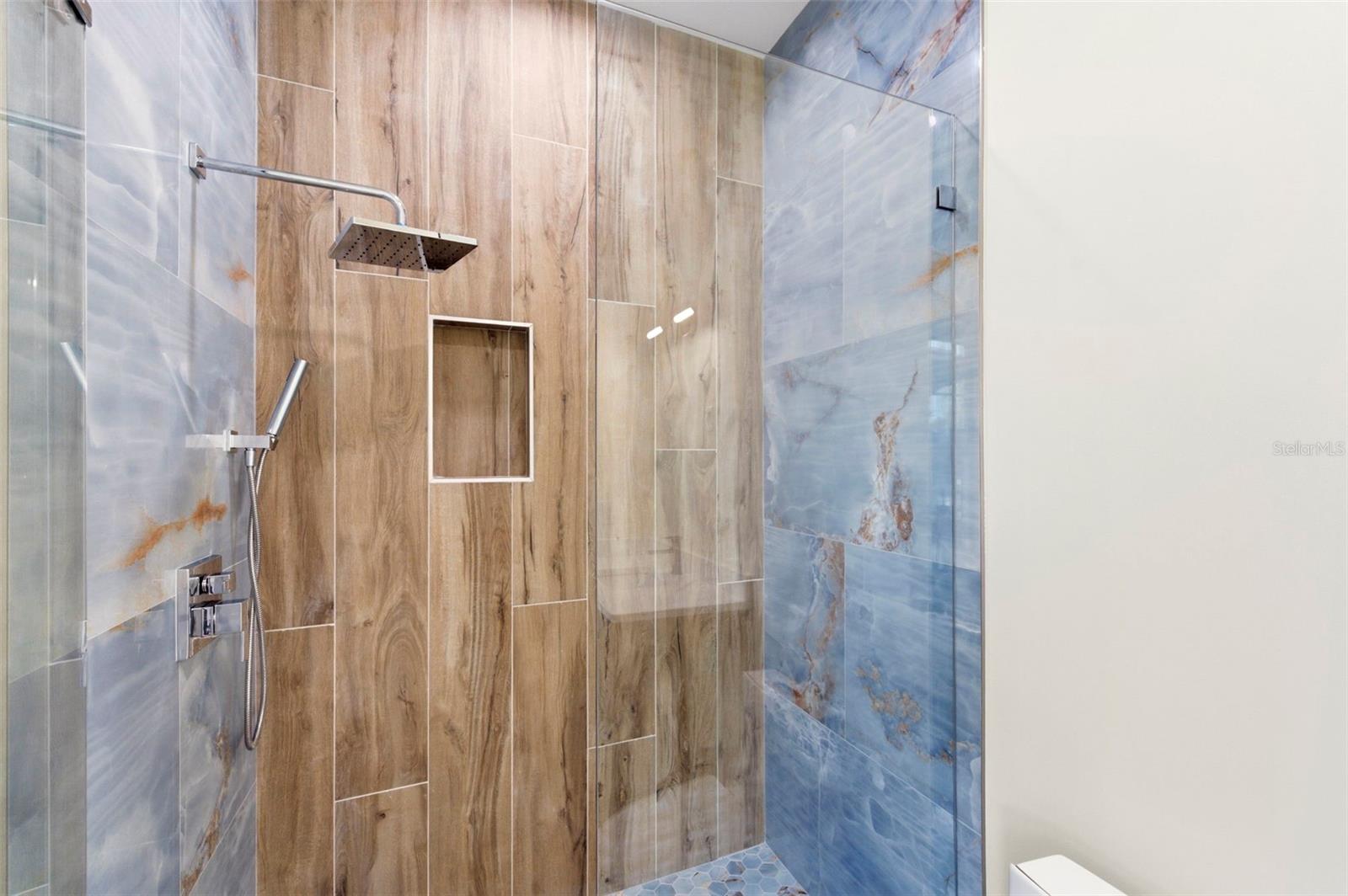 Image 52 of 62 For 4543 26th Avenue S