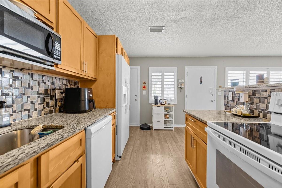 Image 6 of 37 For 1235 Highland Avenue 2-307