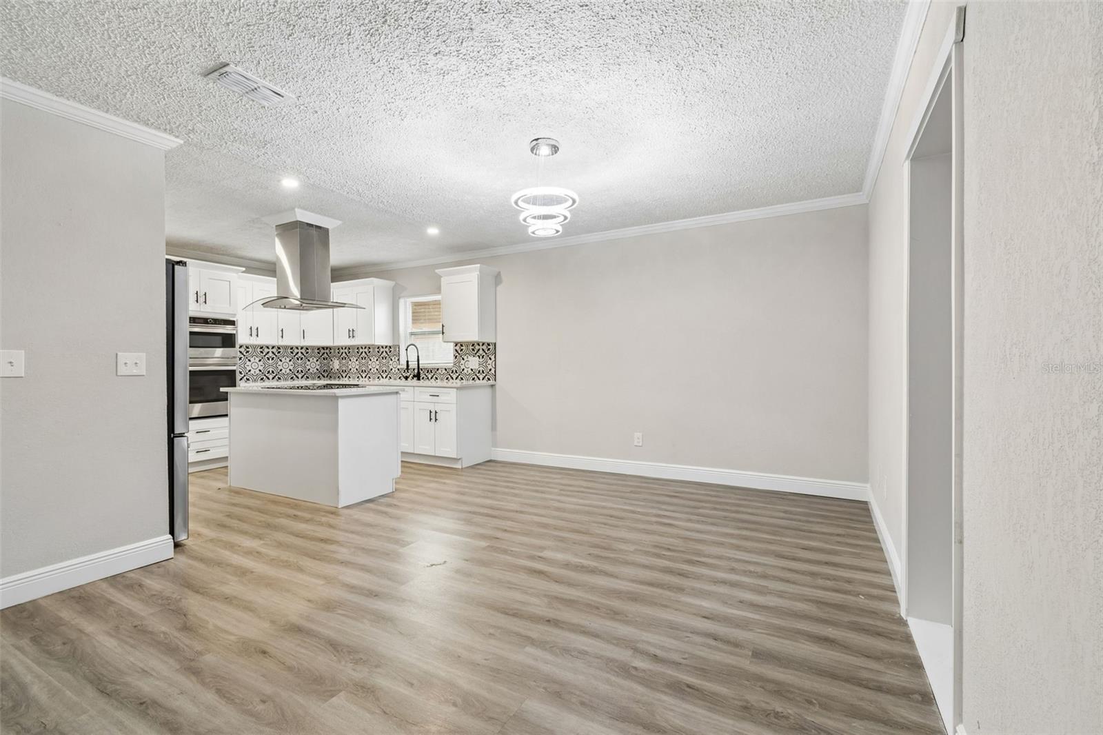 Image 20 of 100 For 7403 Spring Court